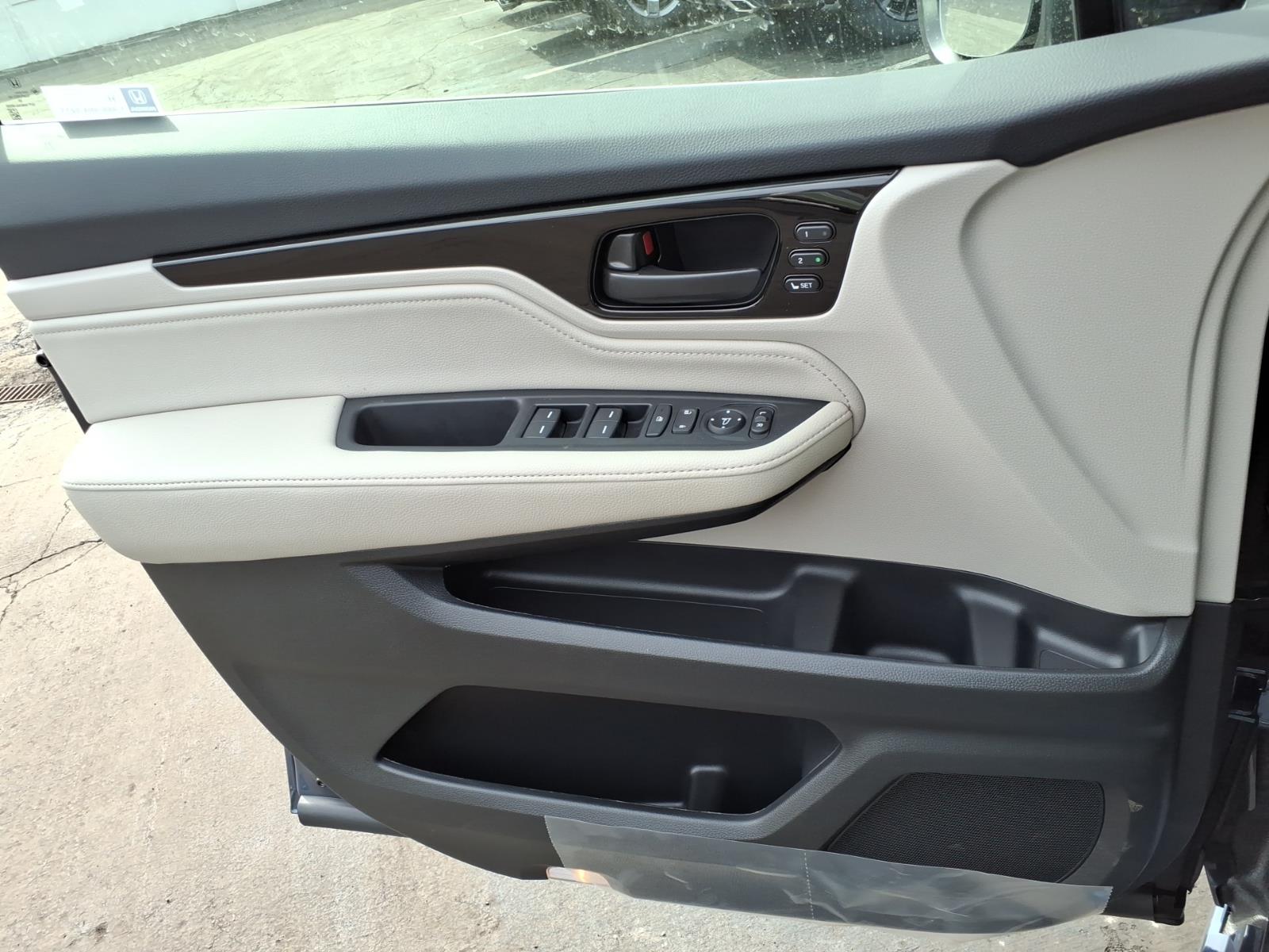 New 2026 Smoke Blue Honda Touring image 11