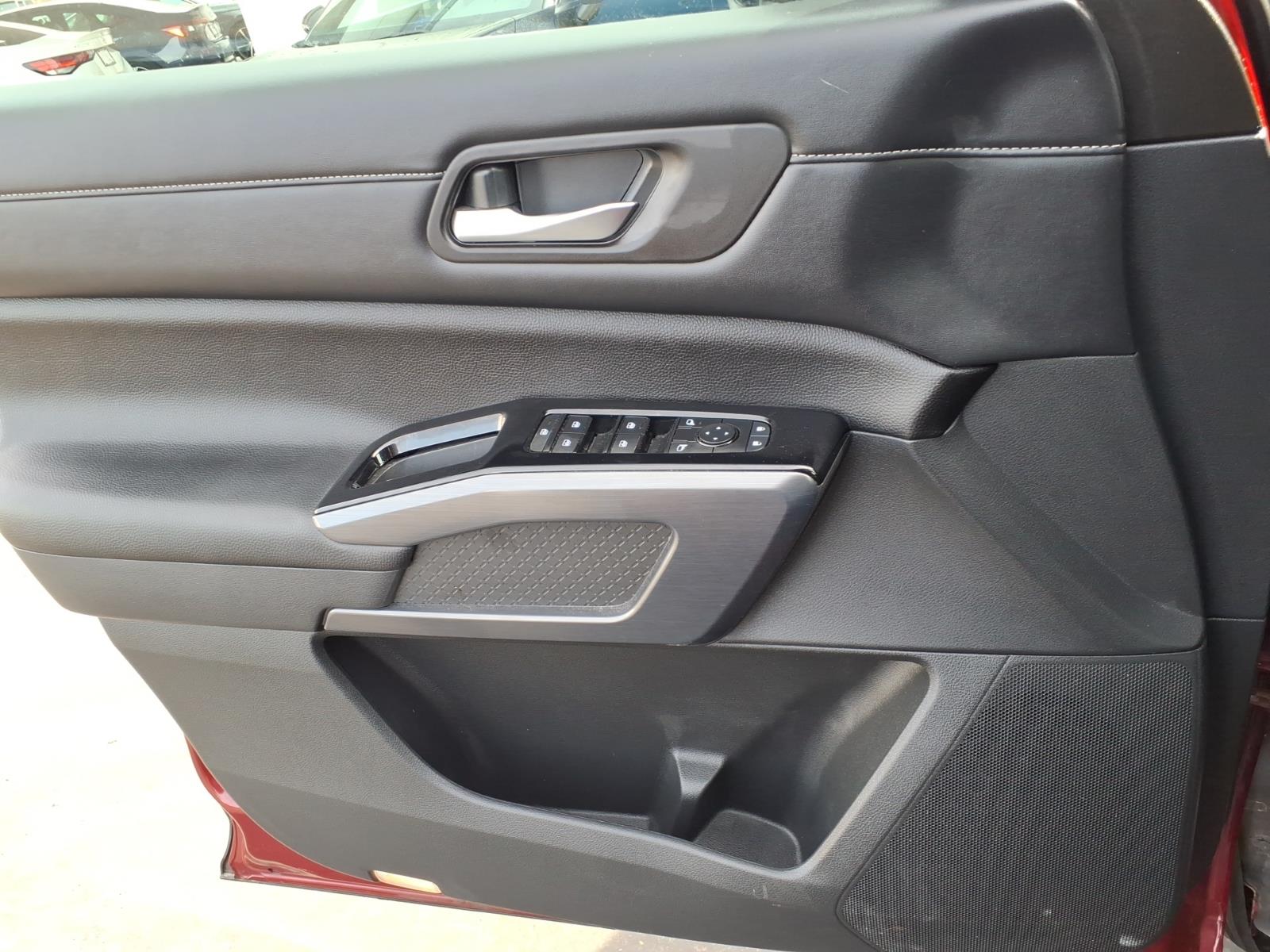 Used 2022 Red Nissan SL image 11