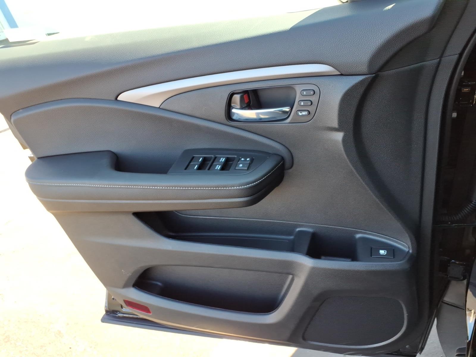 New 2026 Crystal Black Honda RTL image 12