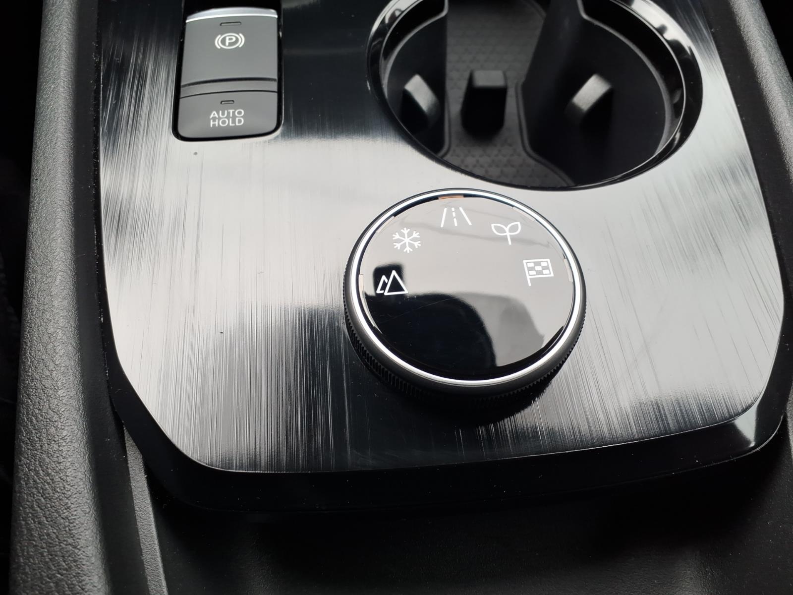 Used 2023 Scarlet Ember Nissan SV image 13