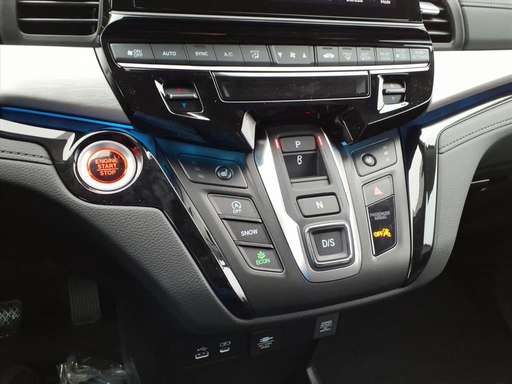 New 2026 Silver Honda Touring image 13