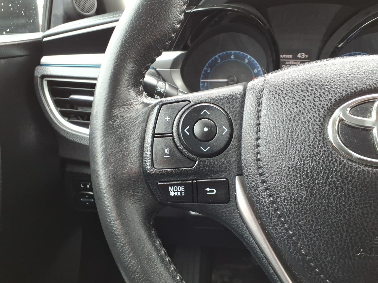 Used 2015 Gray Toyota  image 14