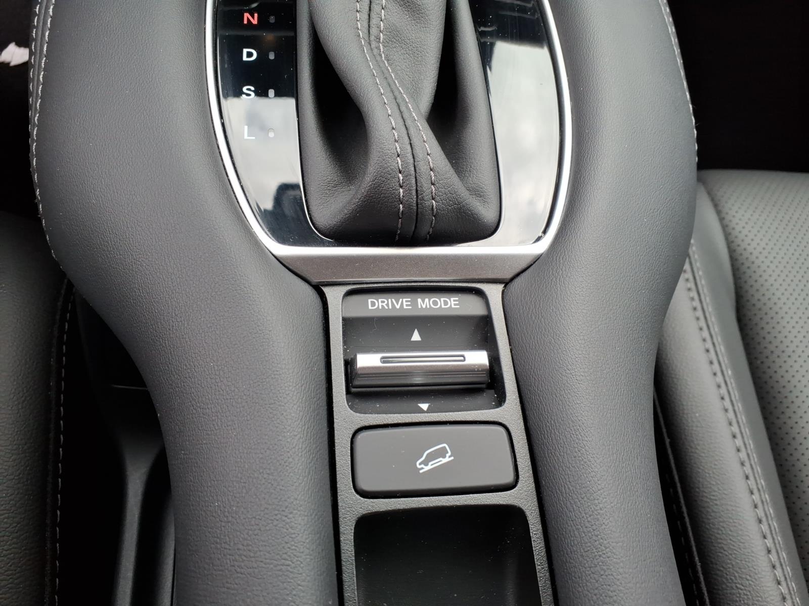 Certified Used 2025 Modern Steel Metallic Honda EX-L image 14