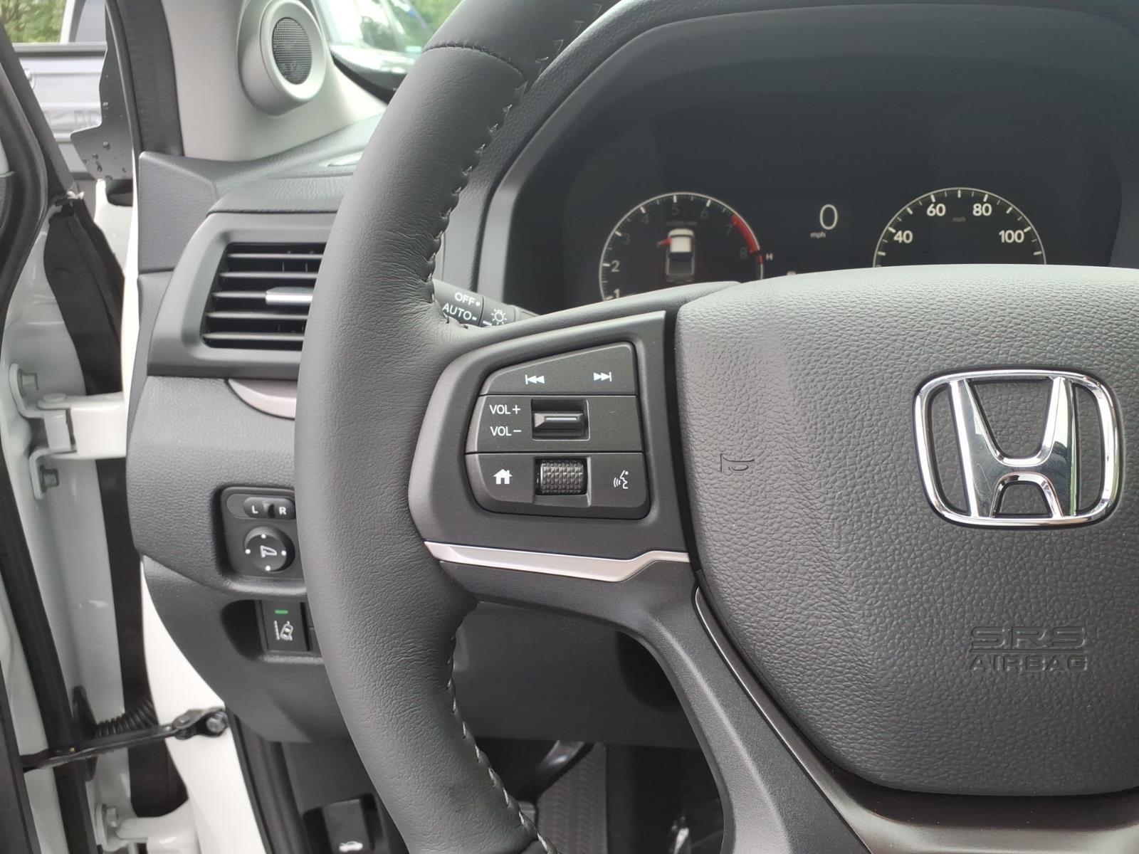 New 2026 Platinum White Honda RTL image 14