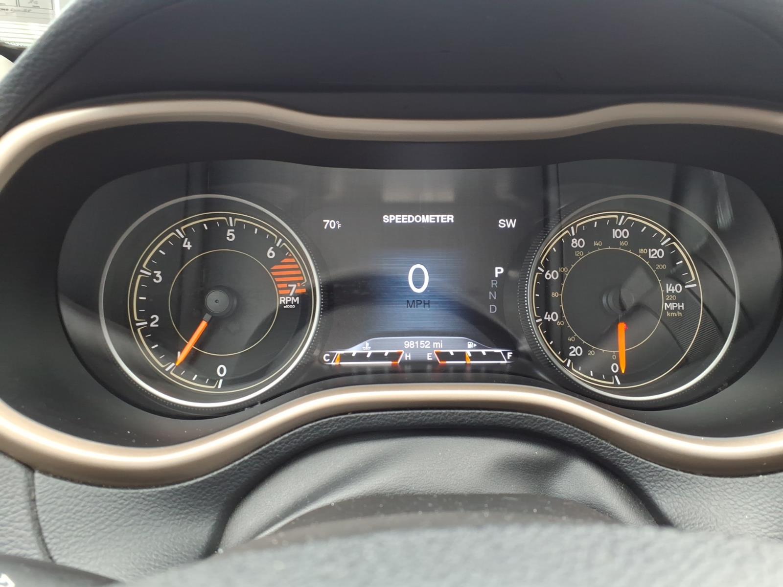 Used 2016 Silver Jeep Limited image 15