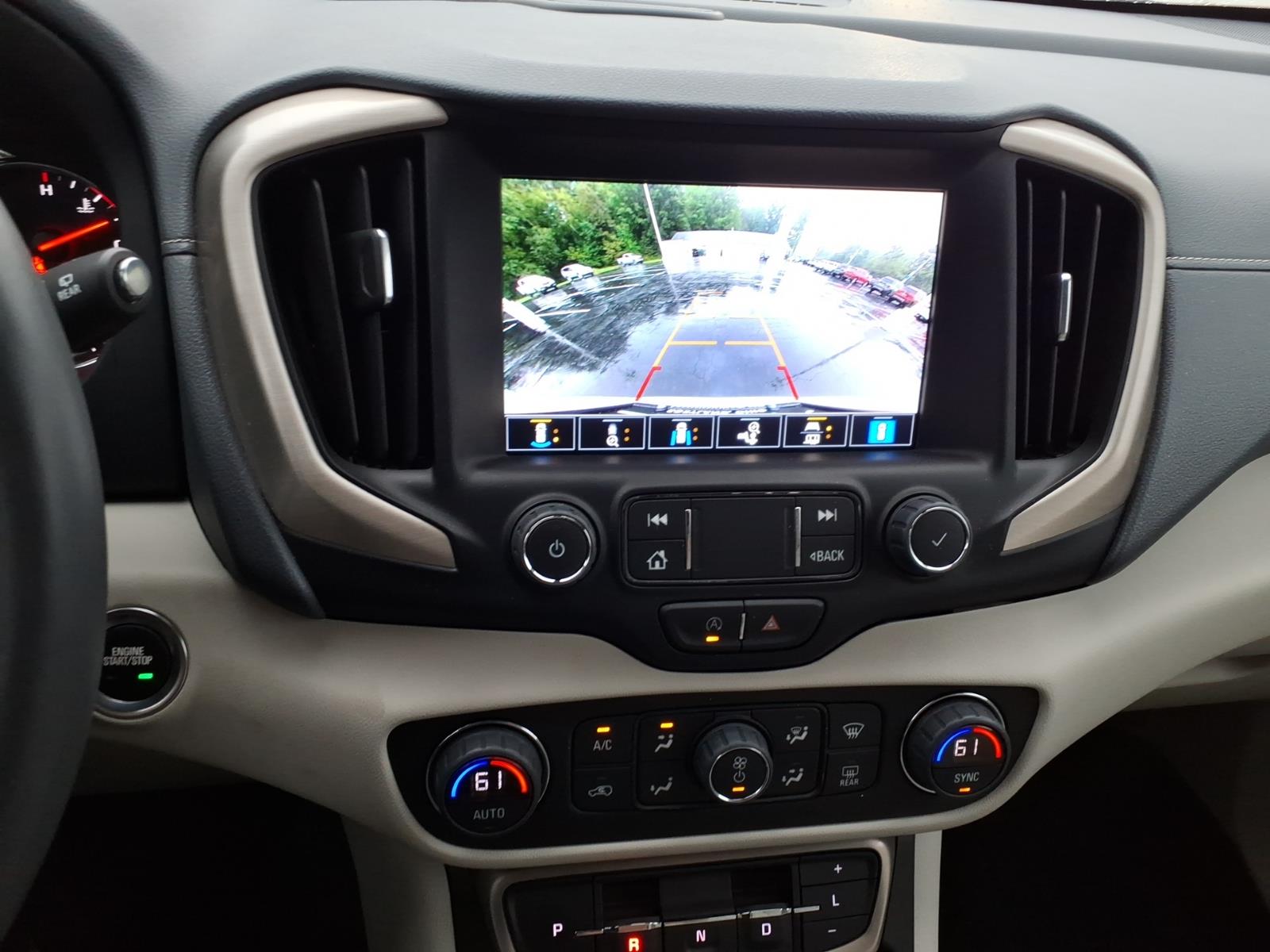 Used 2022 White GMC Denali image 15