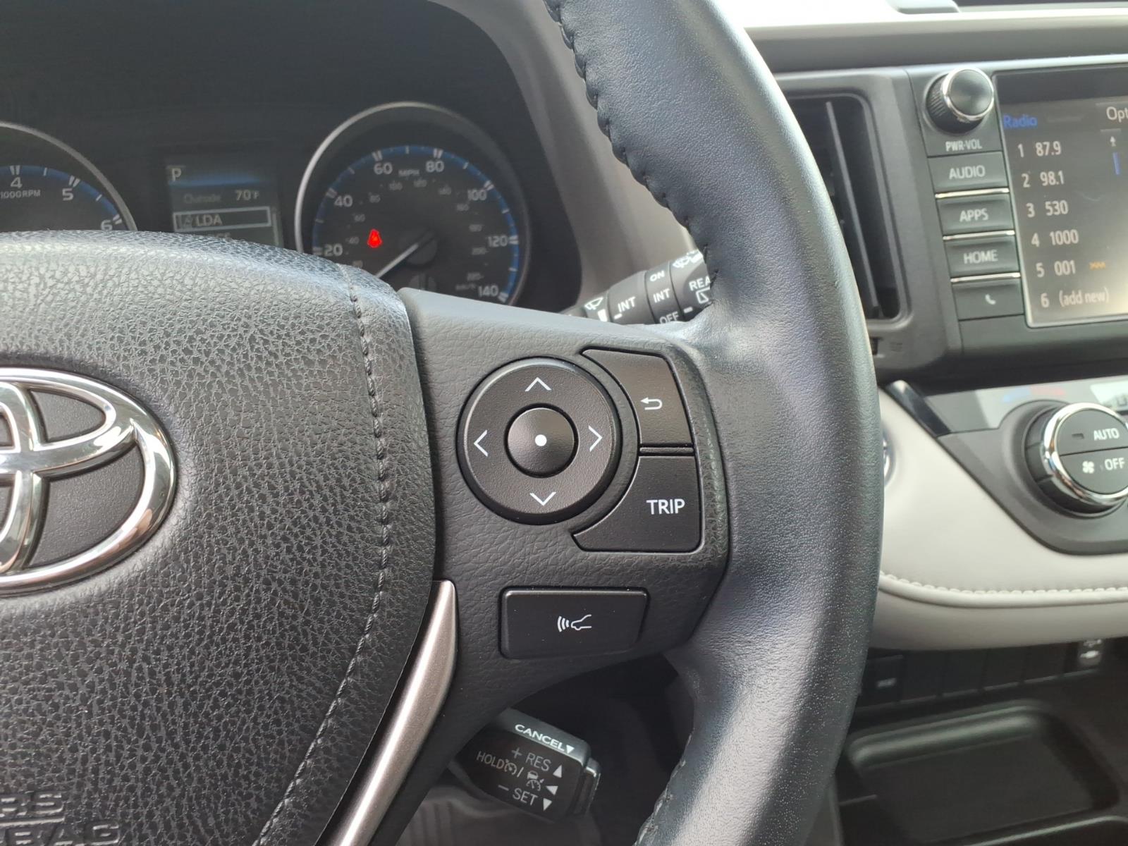 Used 2018 Silver Toyota  image 16