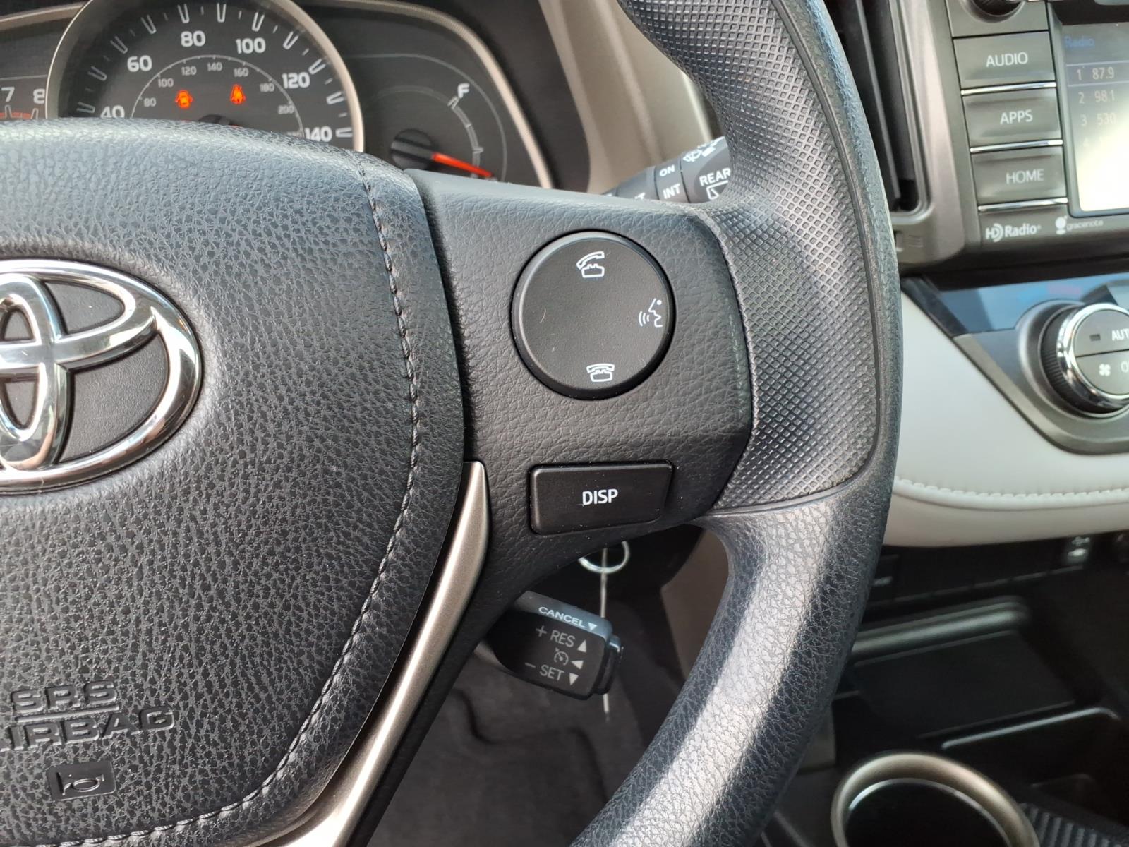 Used 2015 Super White Toyota XLE image 16