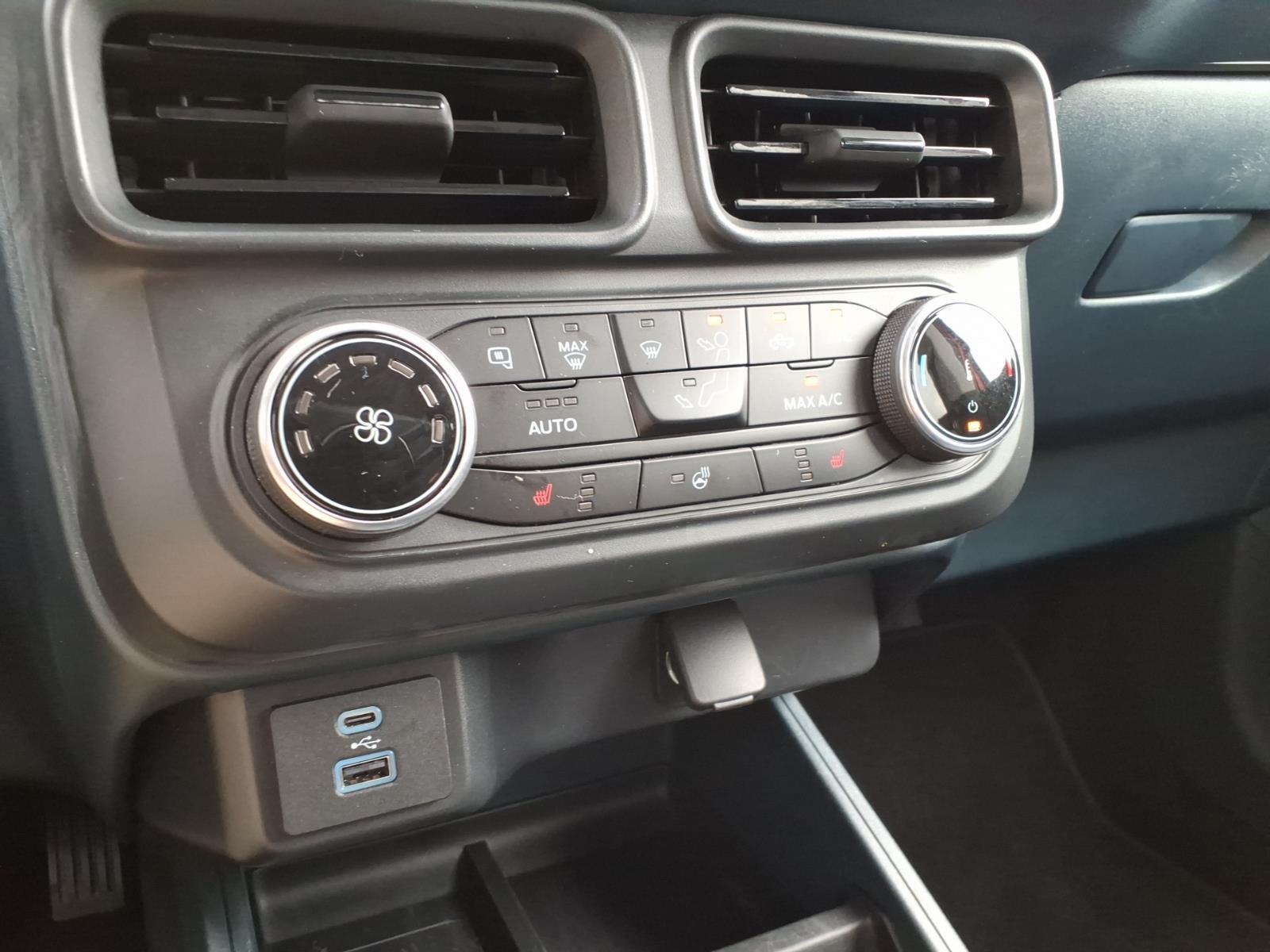 Used 2024 Burnt Orange Ford XLT image 16