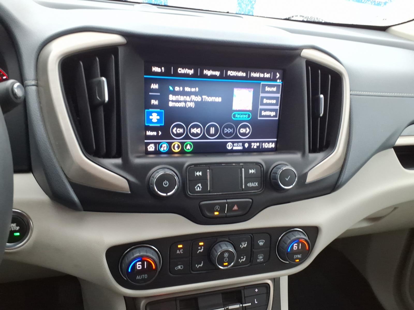 Used 2022 White GMC Denali image 16