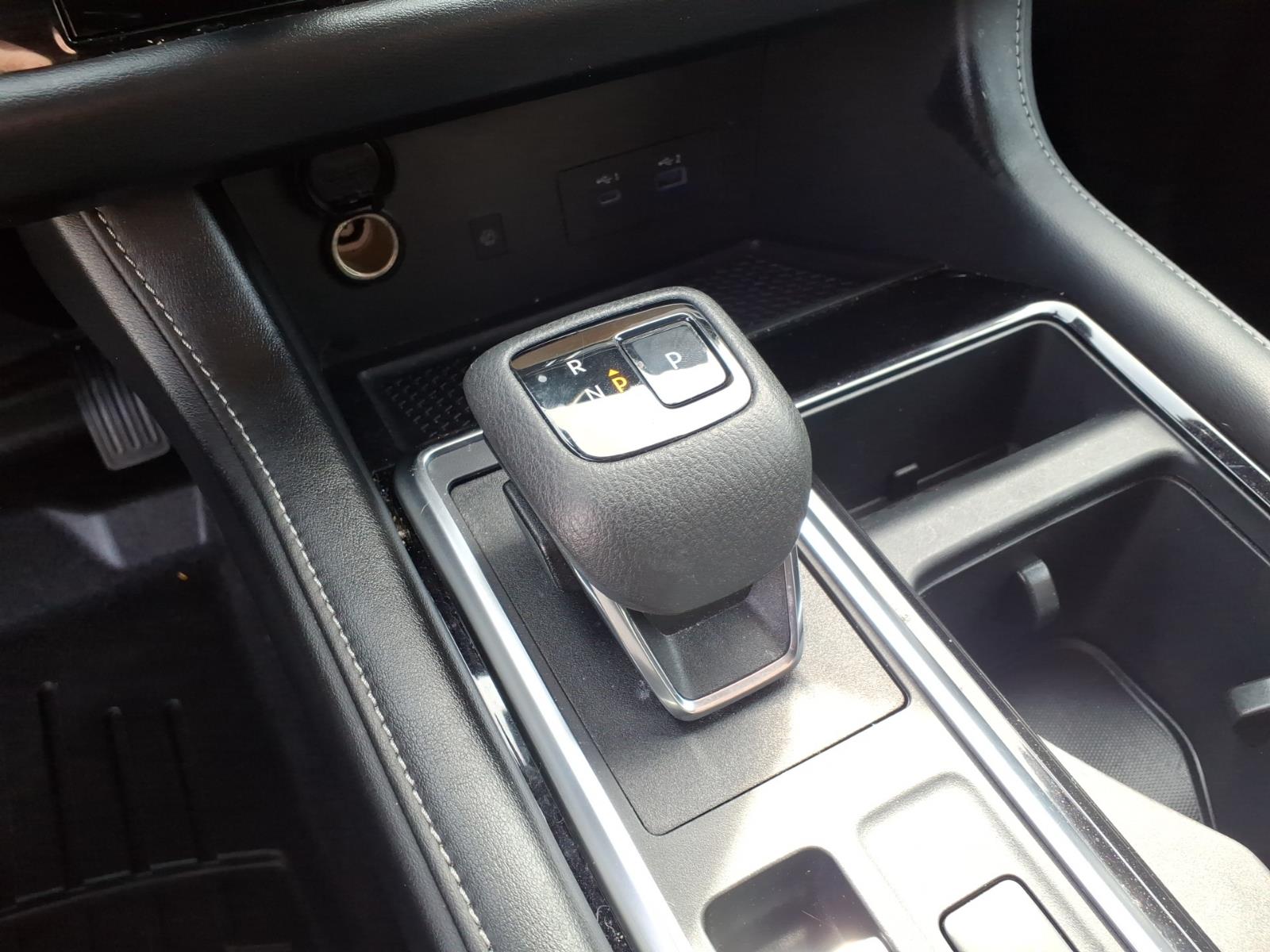 Used 2022 Red Nissan SL image 16