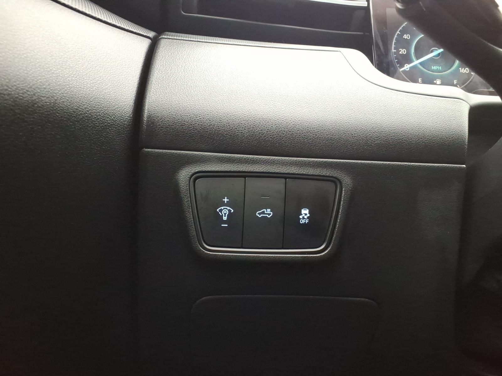 Used 2022 Gray Hyundai SEL Premium image 16
