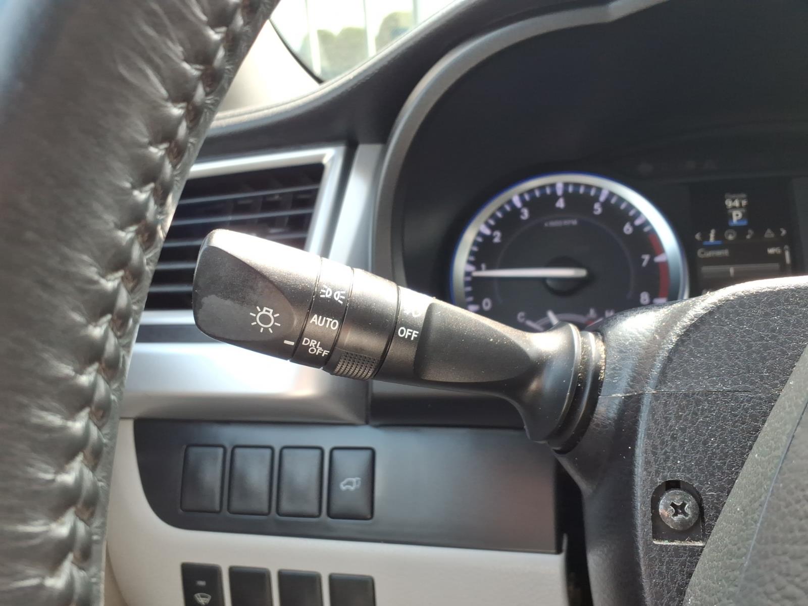 Used 2015 Gray Toyota XLE image 17