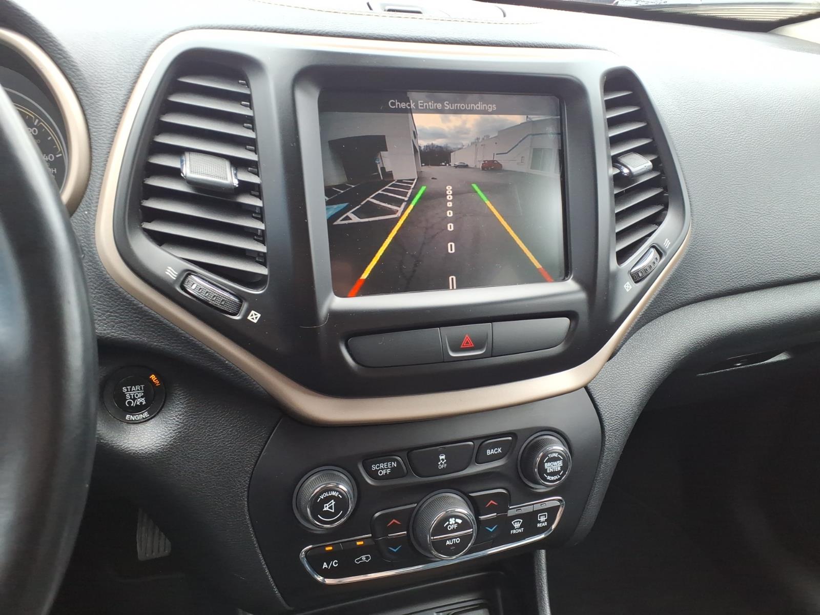 Used 2016 Silver Jeep Limited image 18