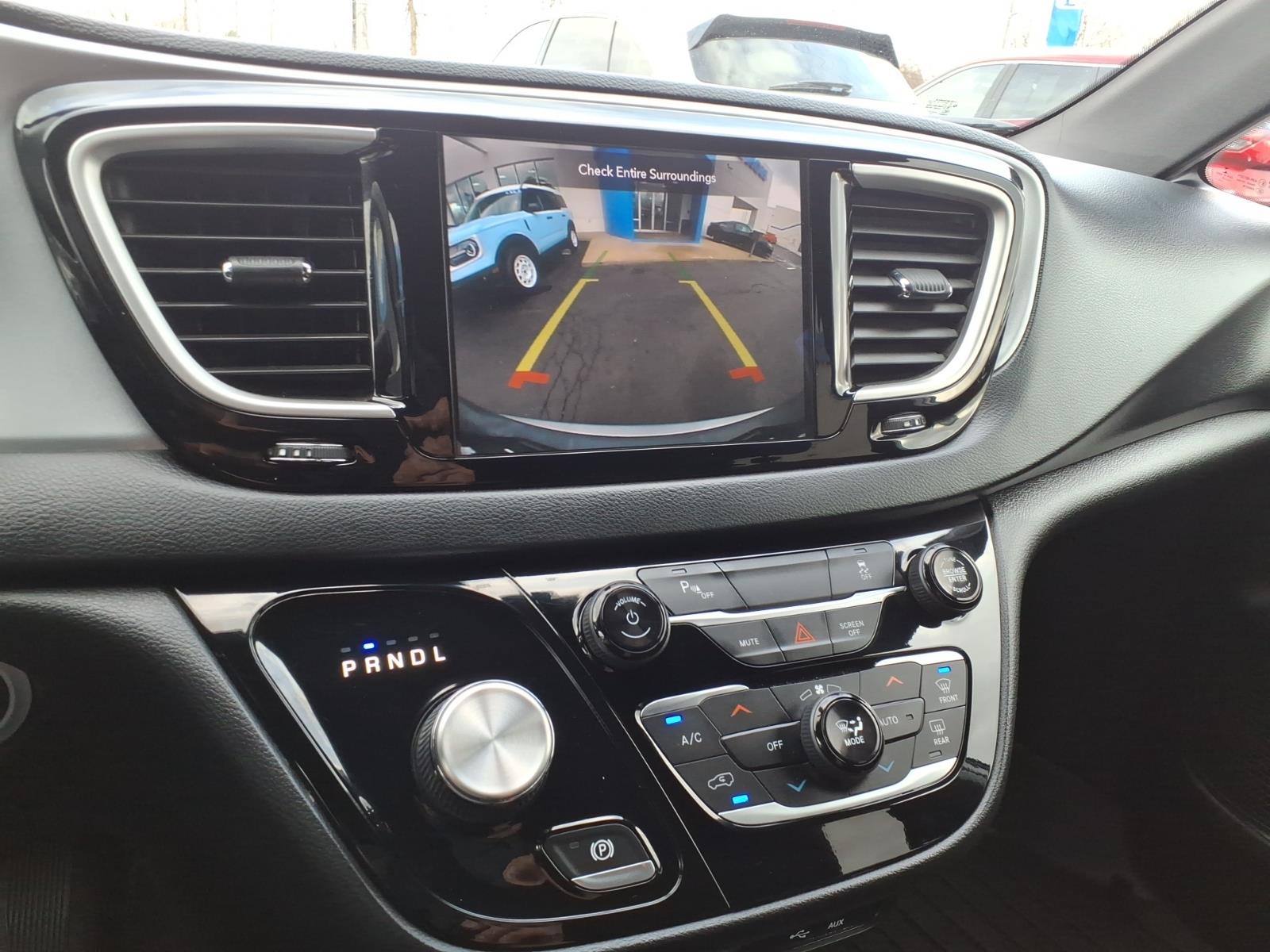 Used 2020 Silver Chrysler Touring image 18