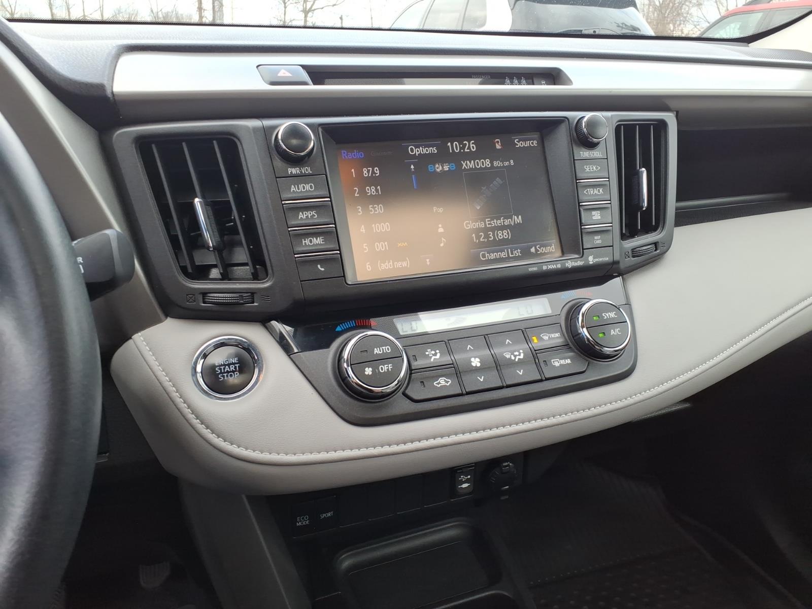 Used 2018 Silver Toyota  image 18