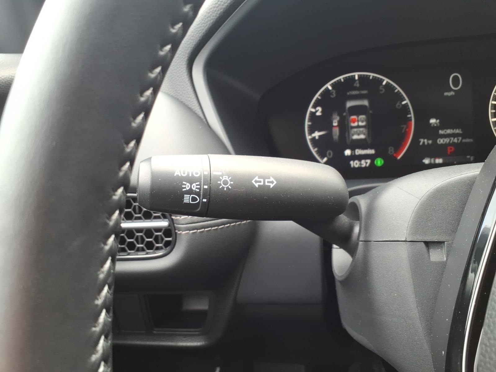 Certified Used 2025 Modern Steel Metallic Honda EX-L image 18