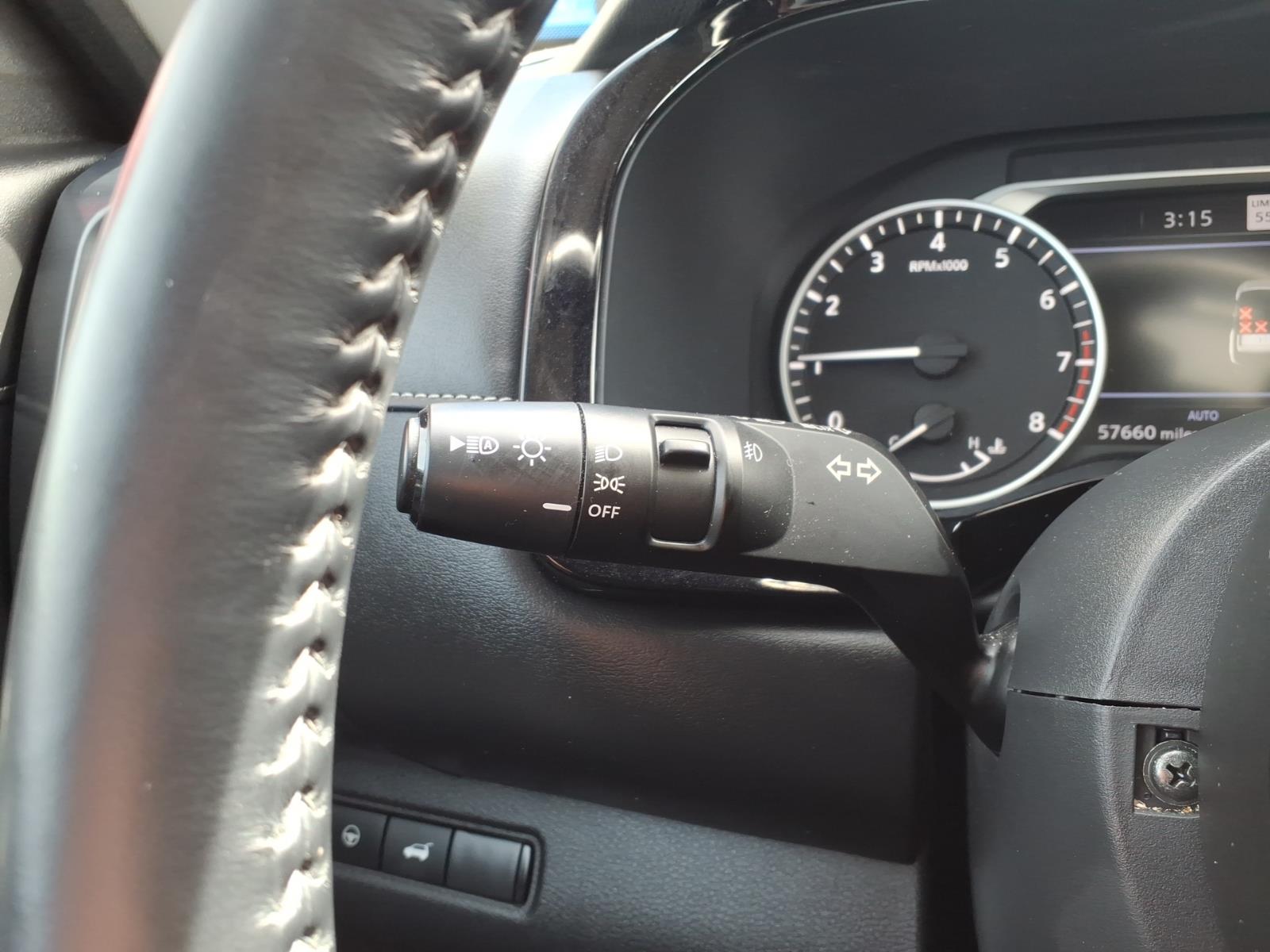 Used 2022 Red Nissan SL image 18