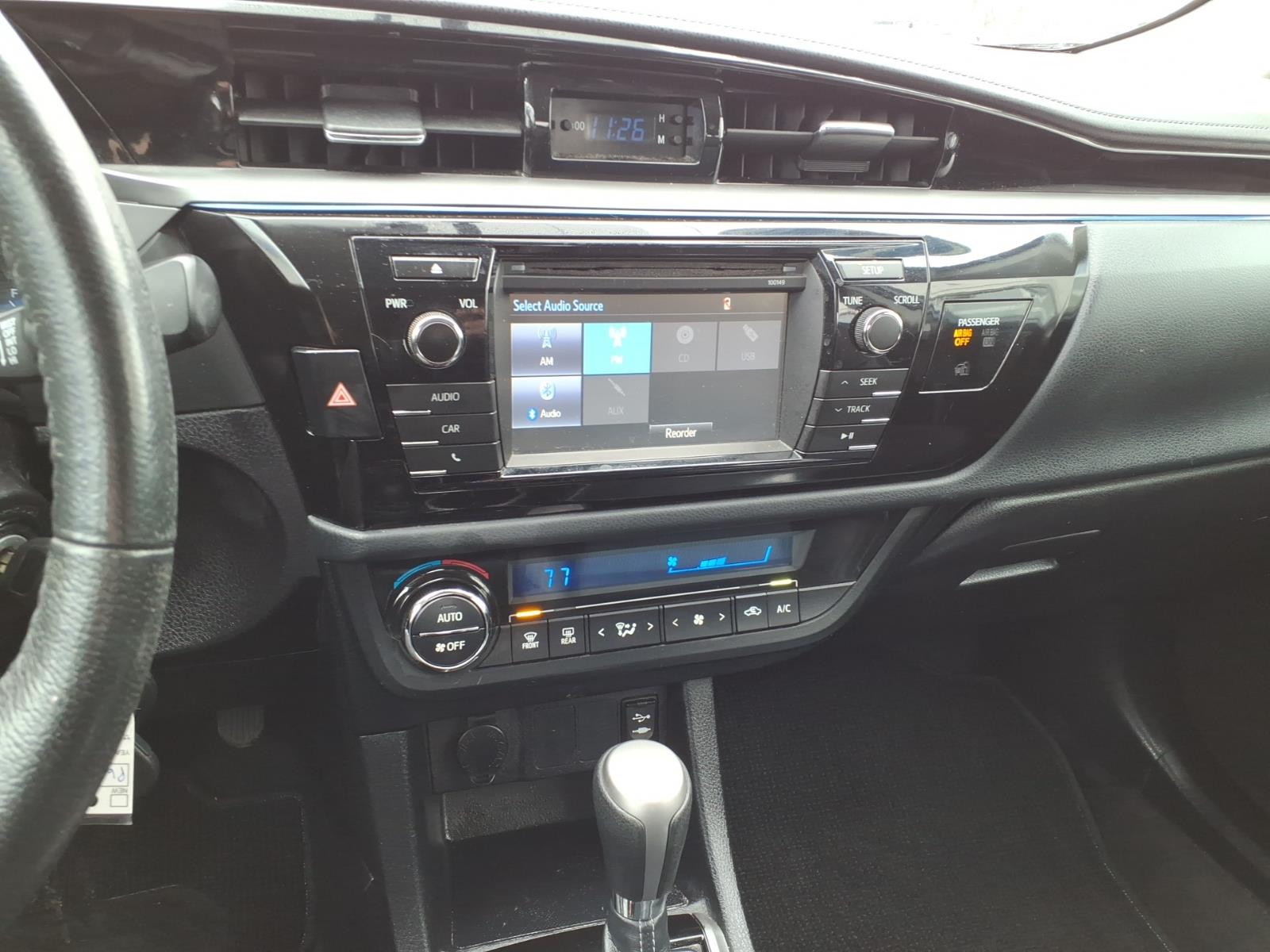 Used 2015 Gray Toyota  image 19