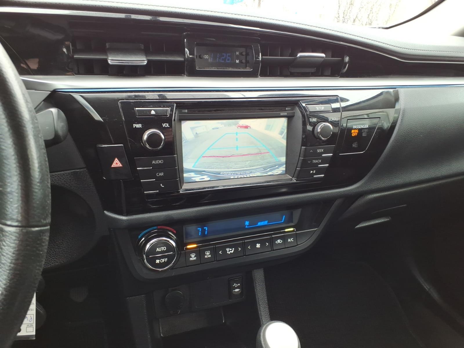 Used 2015 Gray Toyota  image 20