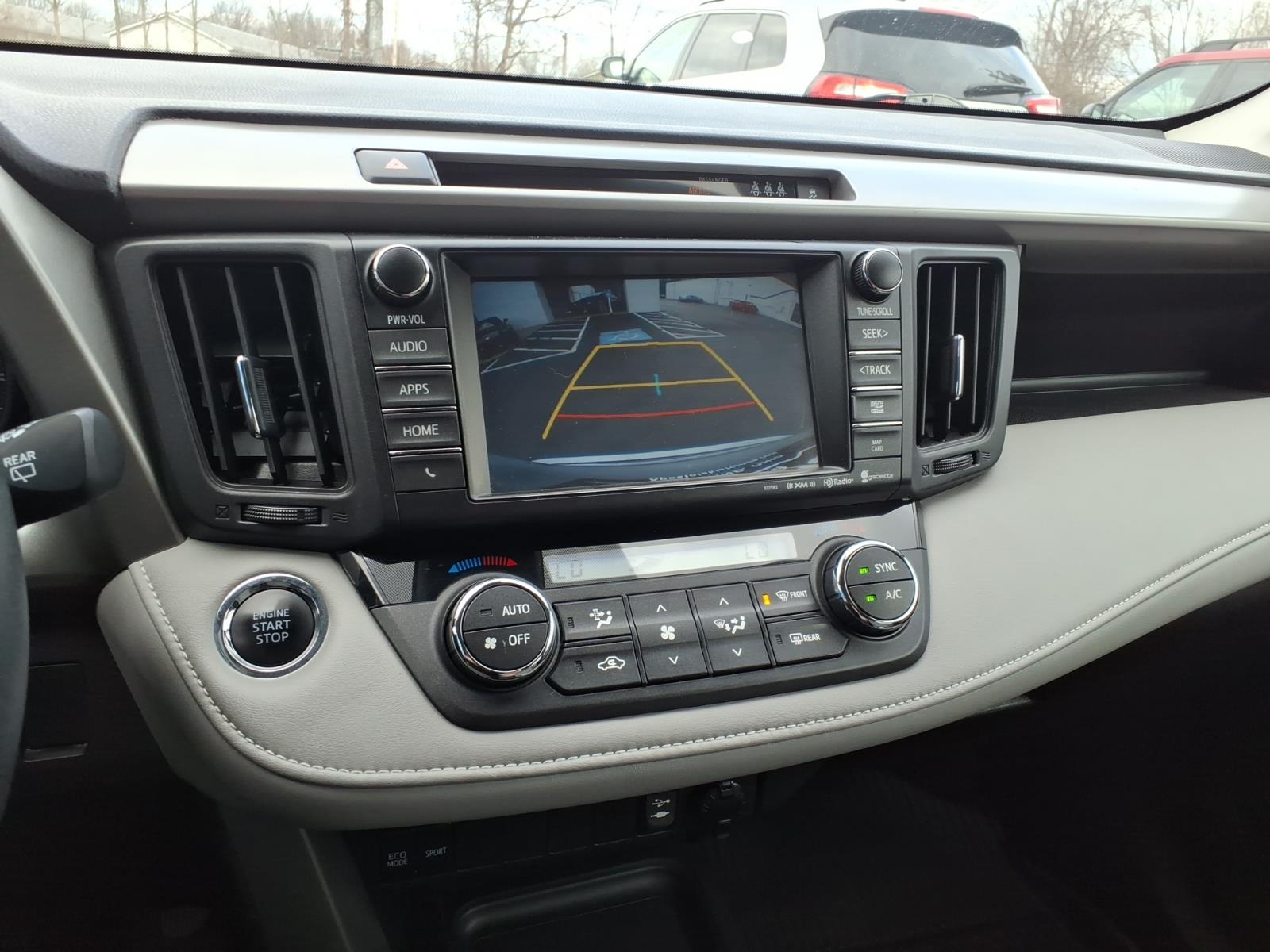 Used 2018 Silver Toyota  image 20