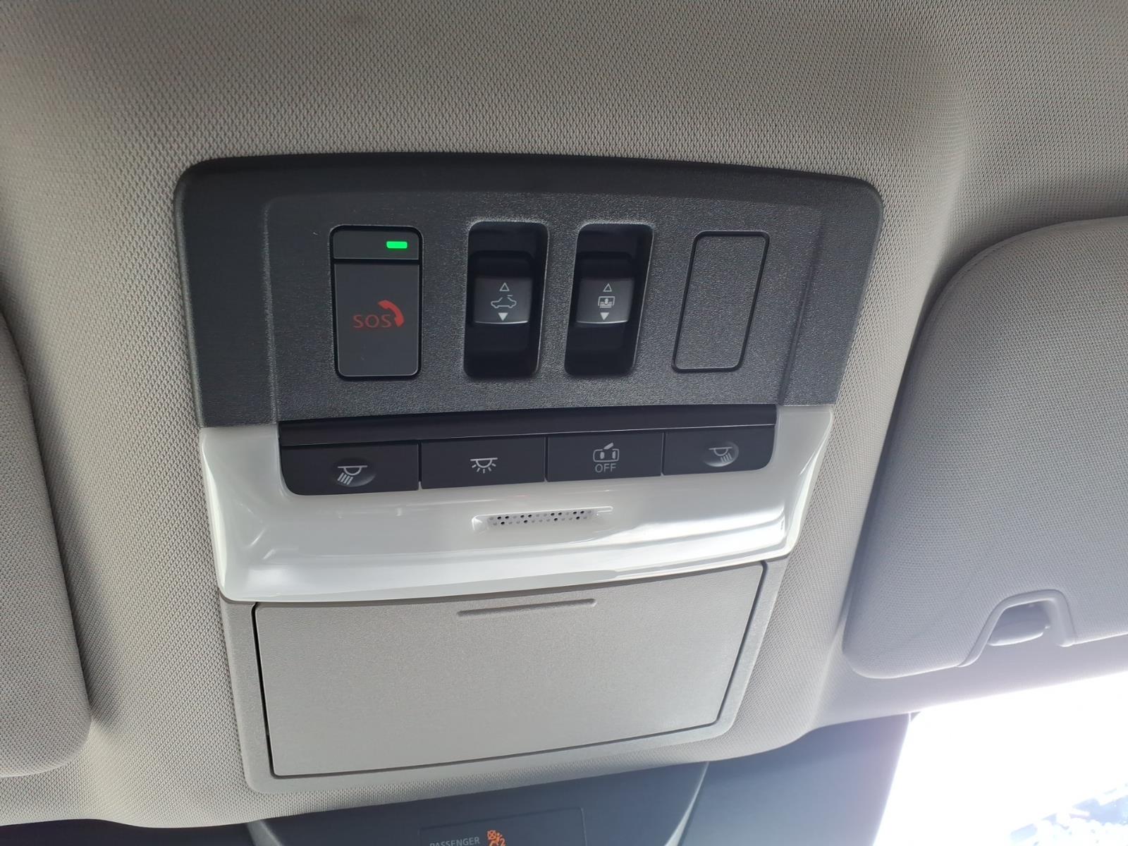 Used 2022 Red Nissan SL image 21