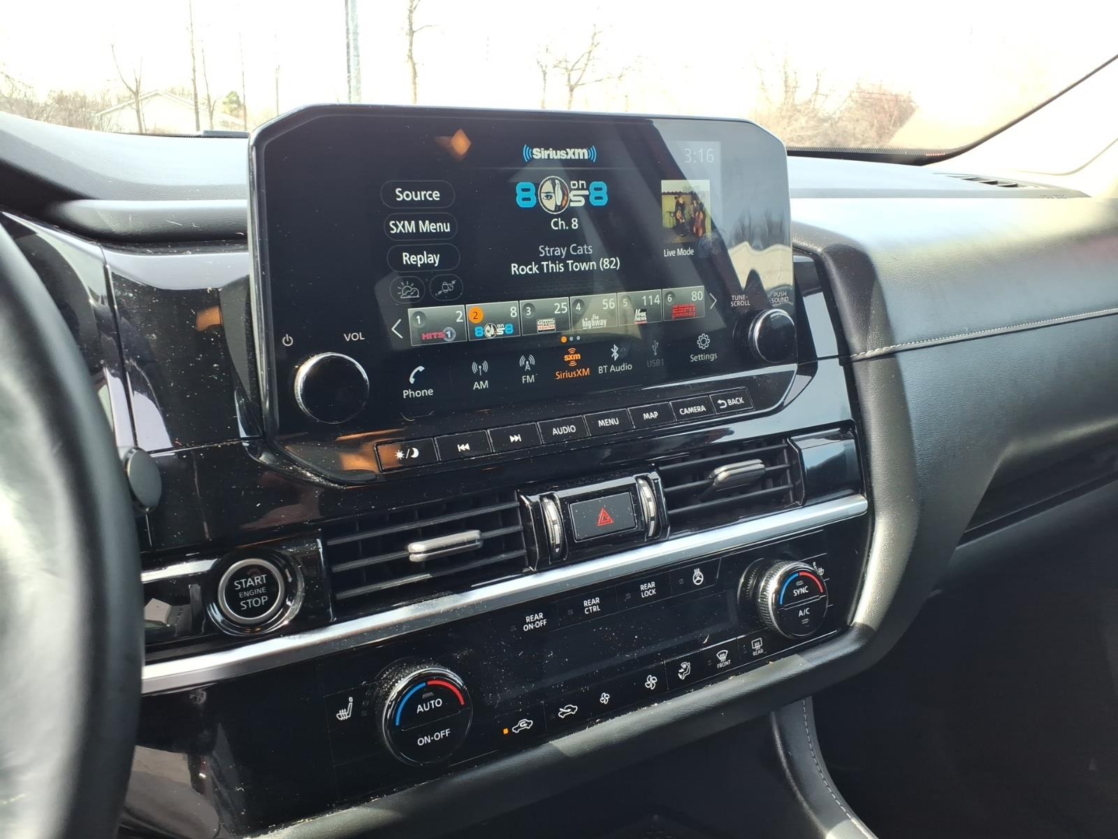 Used 2022 Red Nissan SL image 23