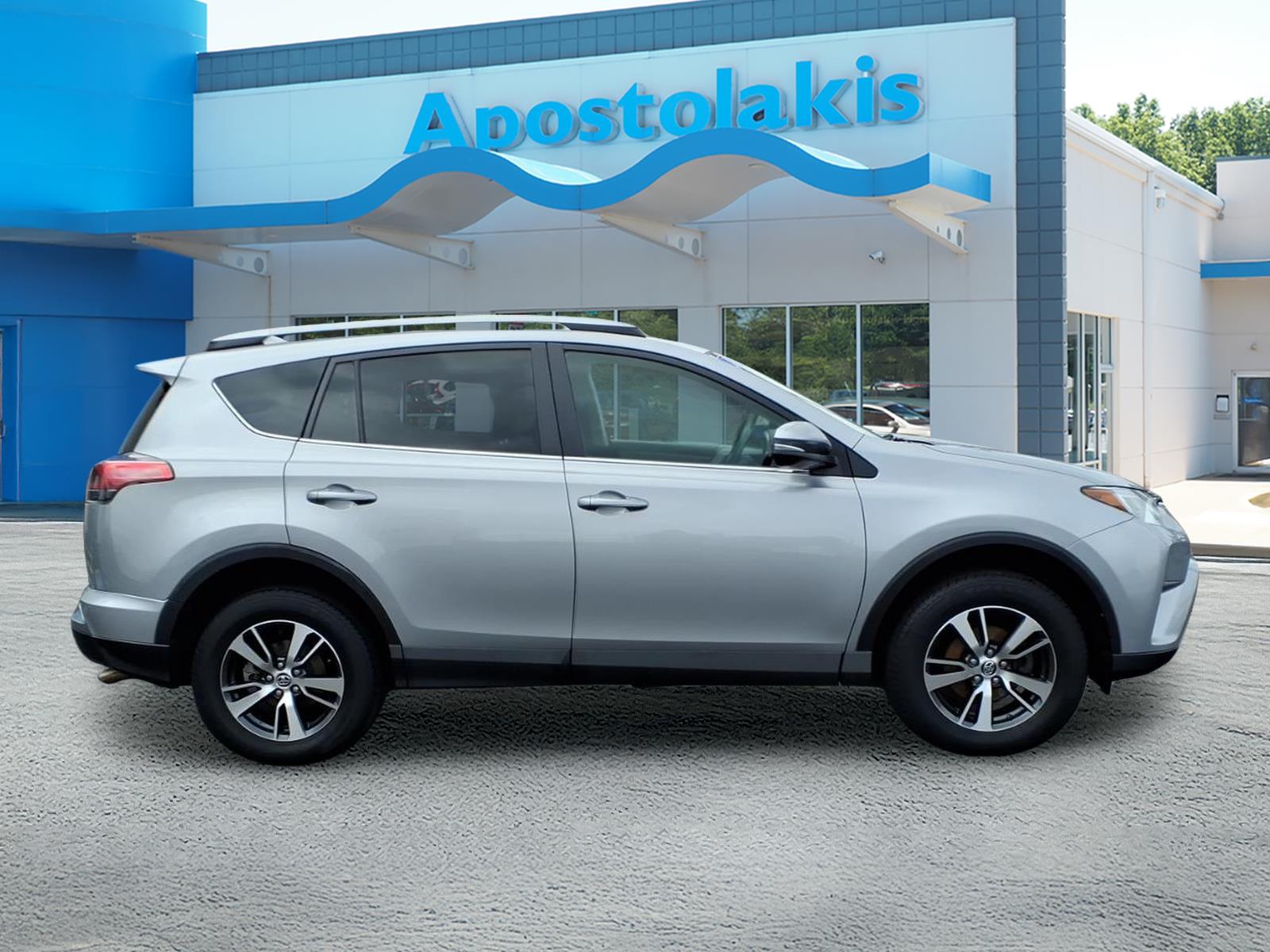 Used 2018 Silver Toyota  image 2