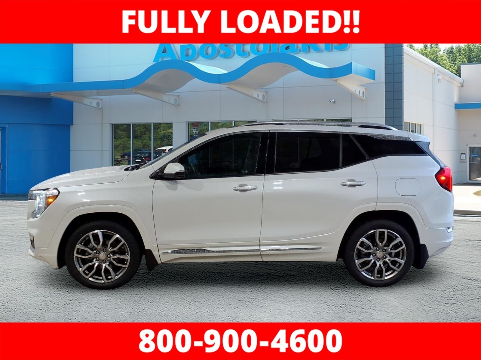 Used 2022 White GMC Denali image 2