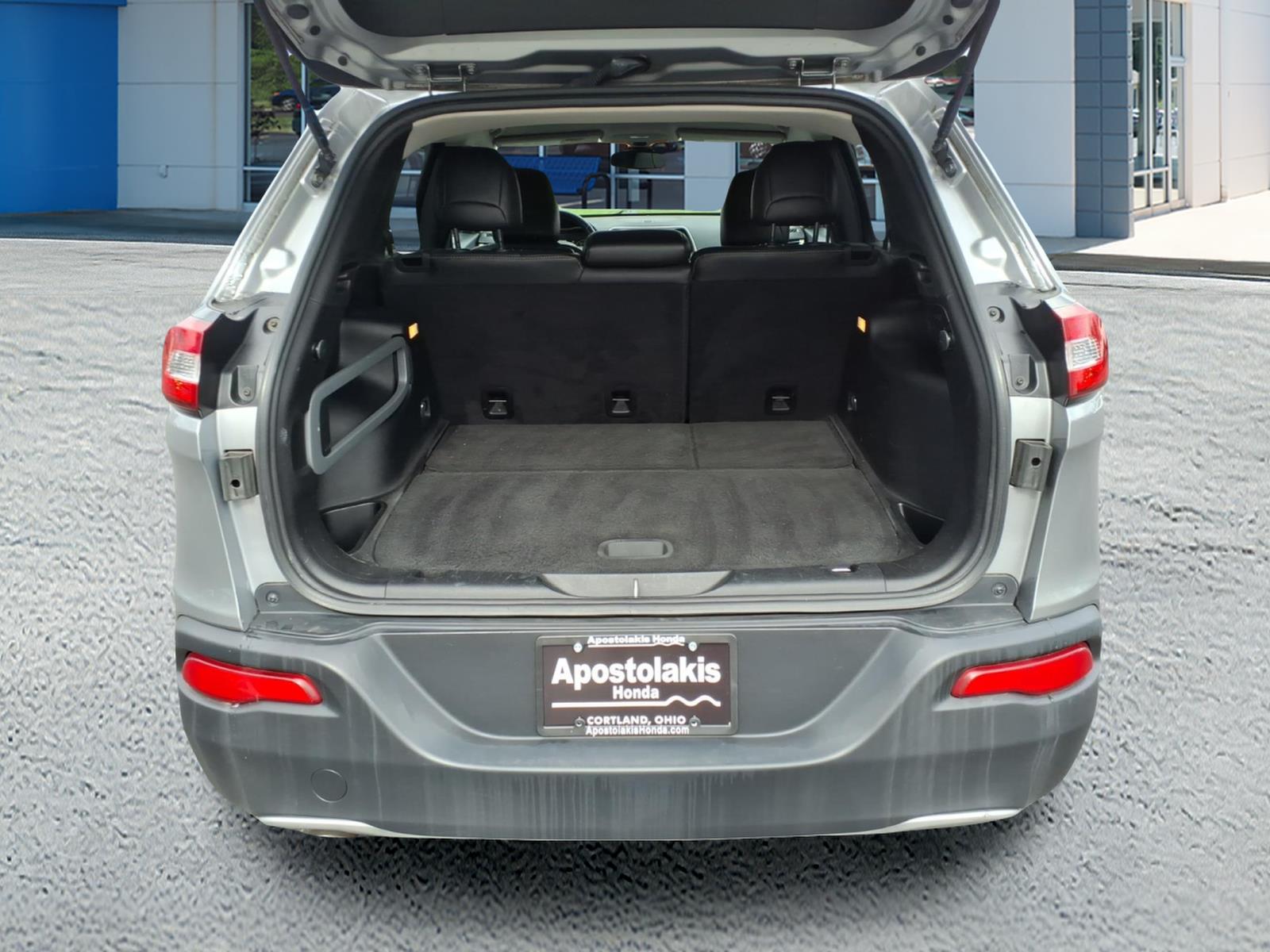 Used 2016 Silver Jeep Limited image 5