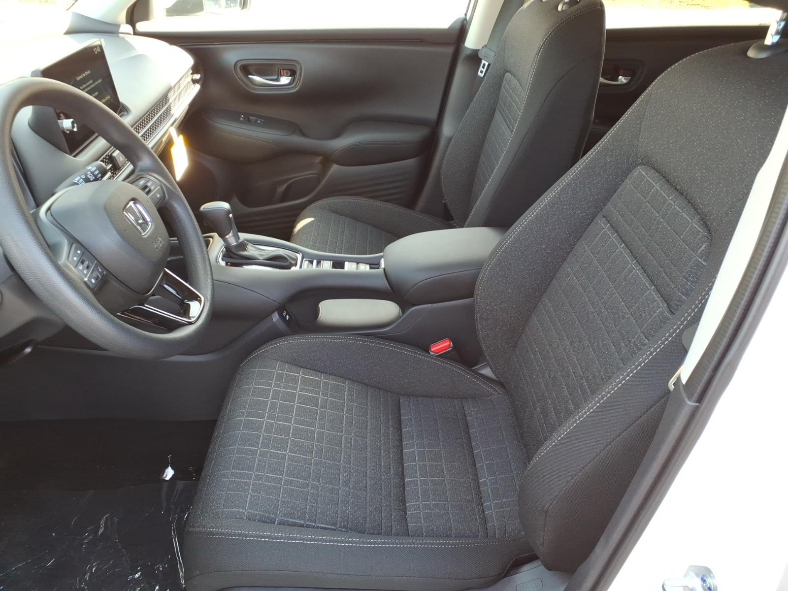 New 2026 Platinum White Honda LX image 5