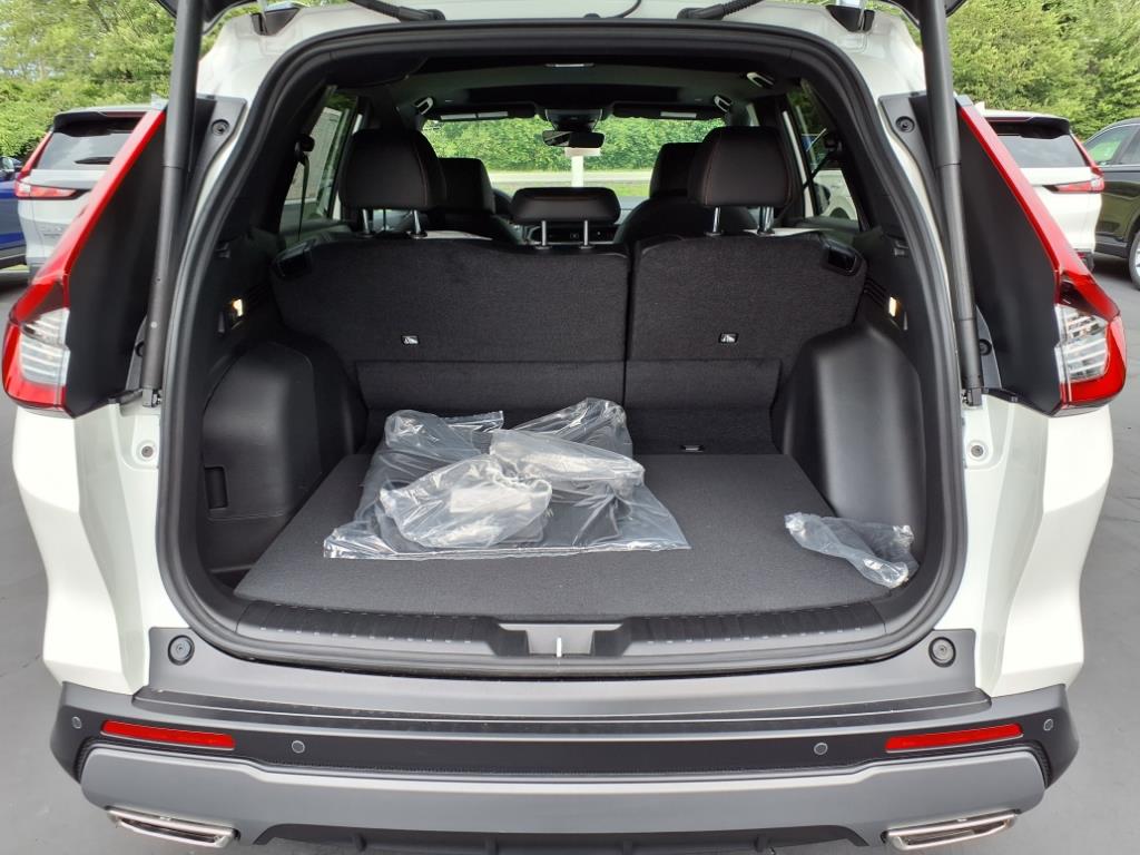 New 2026 Platinum White Honda Sport-L image 5