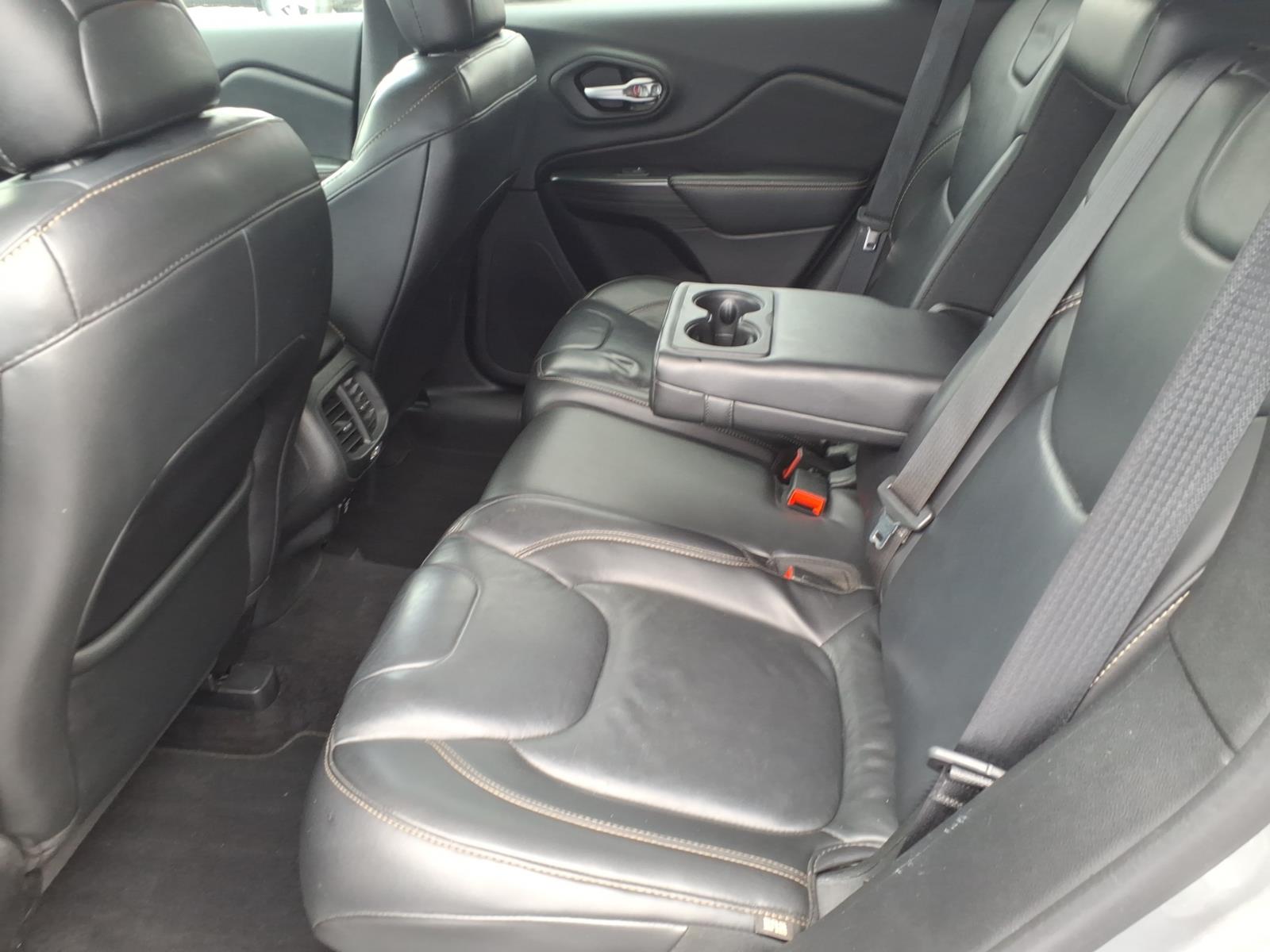 Used 2016 Silver Jeep Limited image 6