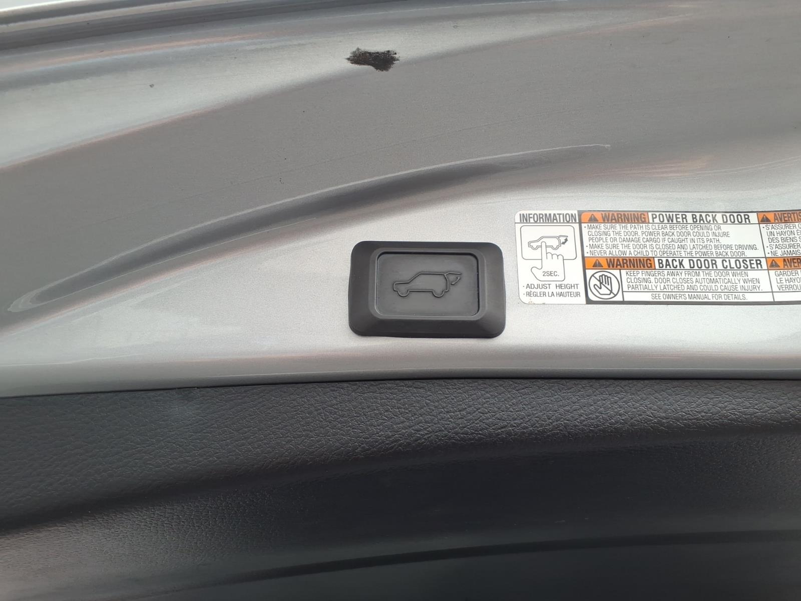 Used 2018 Silver Toyota  image 6