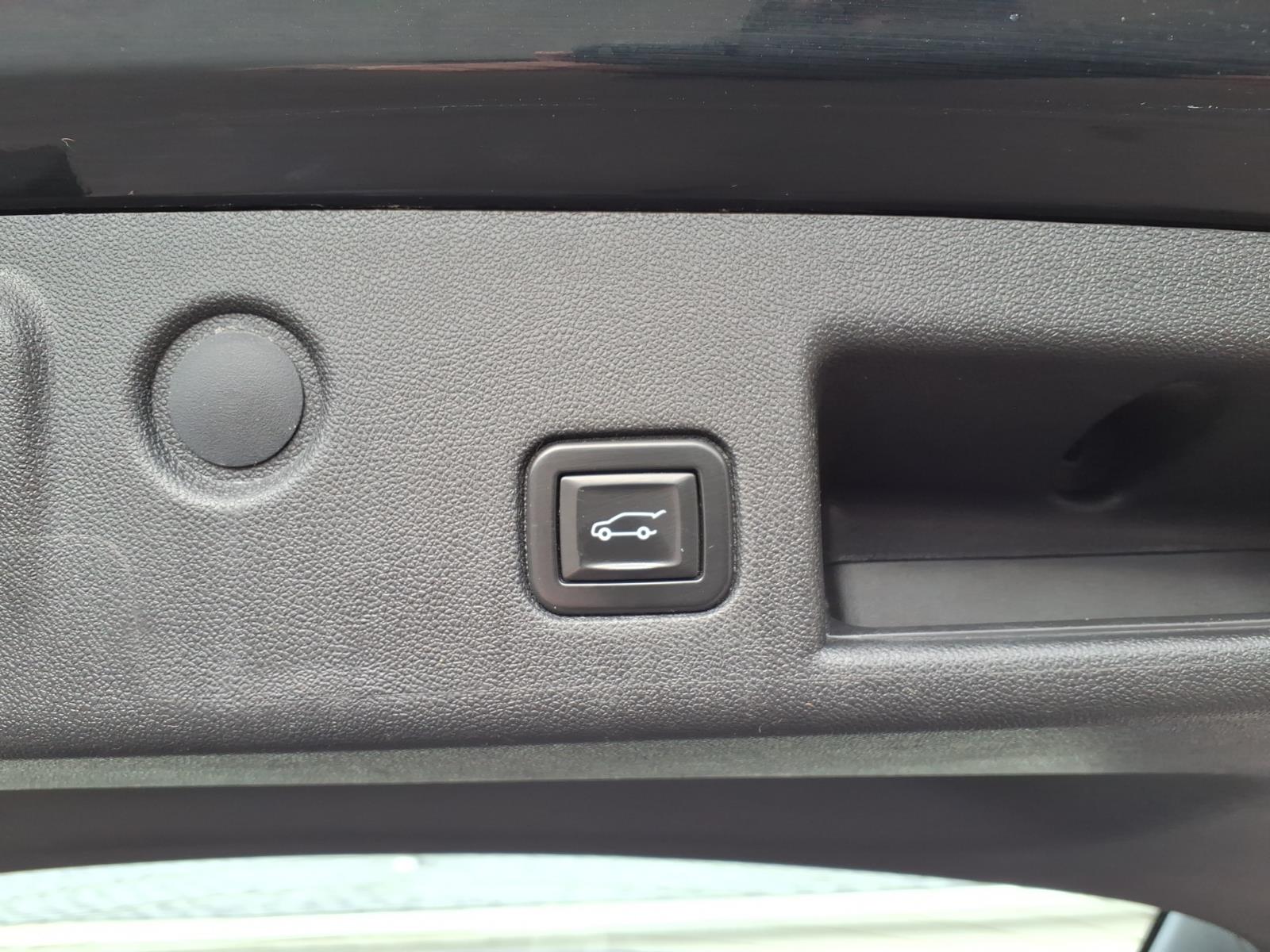 Used 2020 Mosaic Black Metallic Chevrolet LT image 6