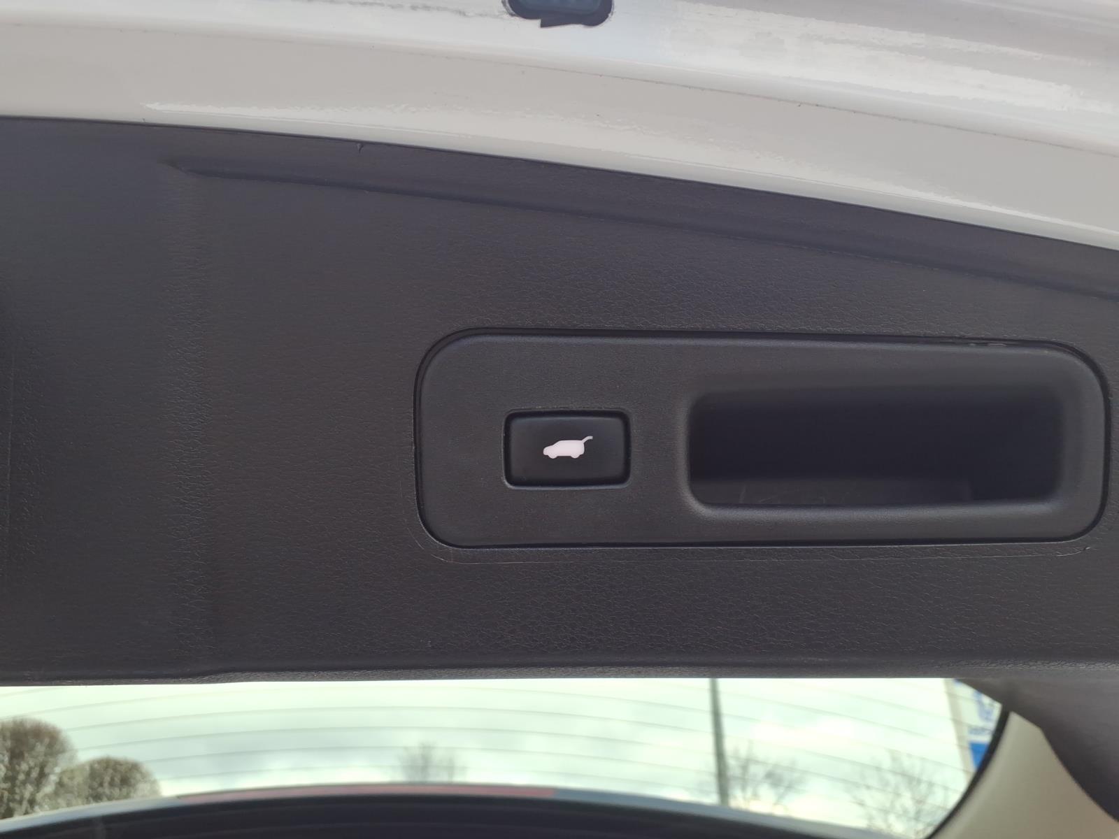 Used 2020 White Acura SH-AWD image 6