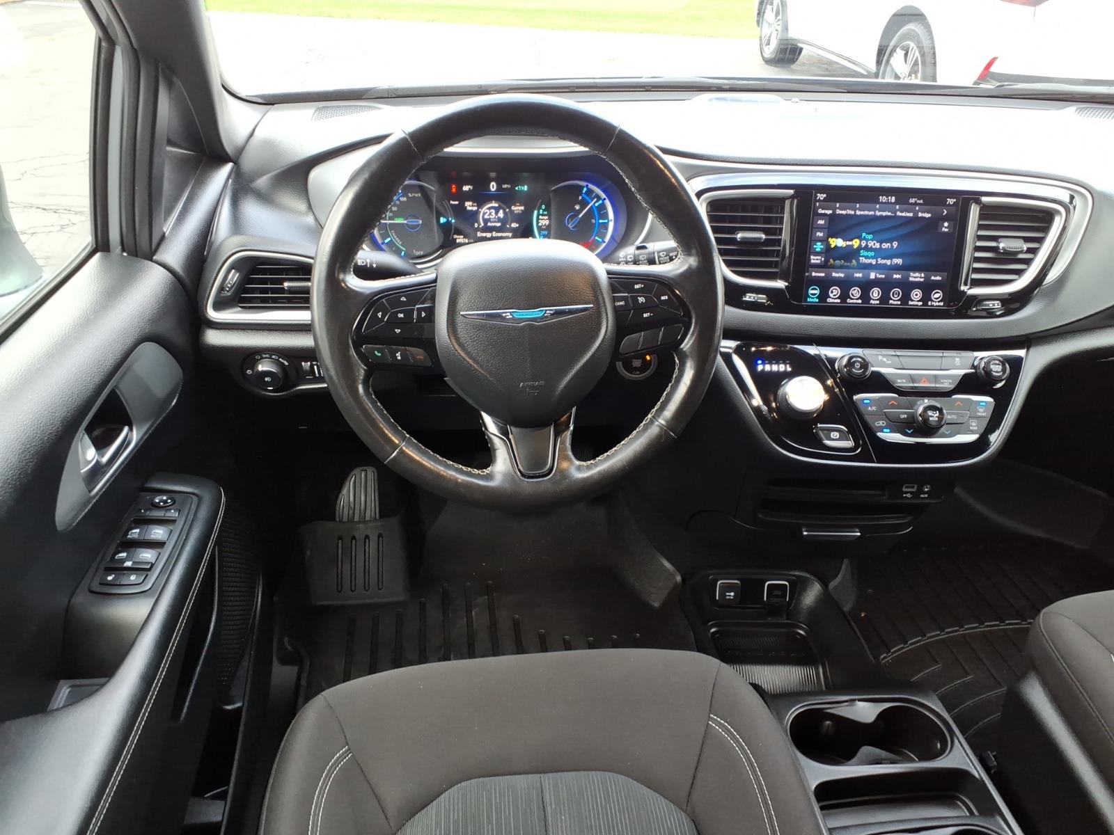 Used 2020 Silver Chrysler Touring image 7