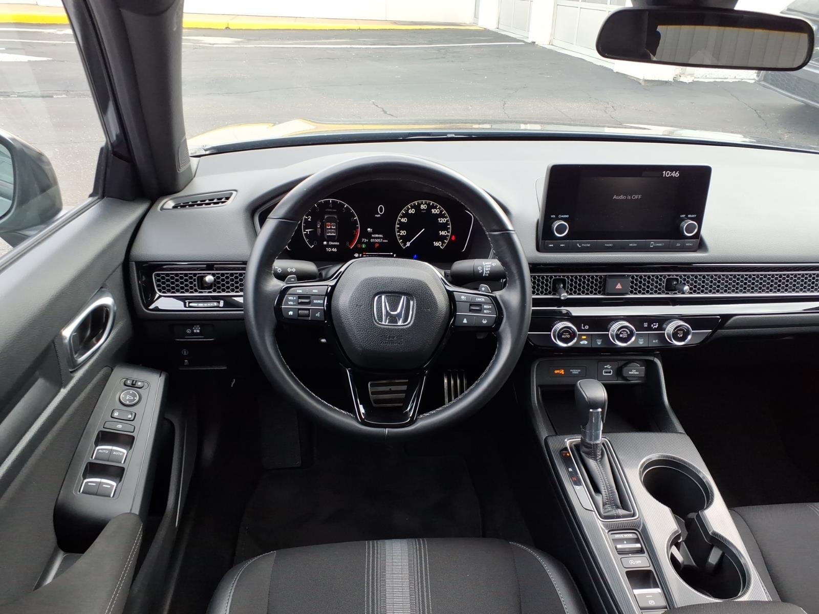 View vehicle photo 7