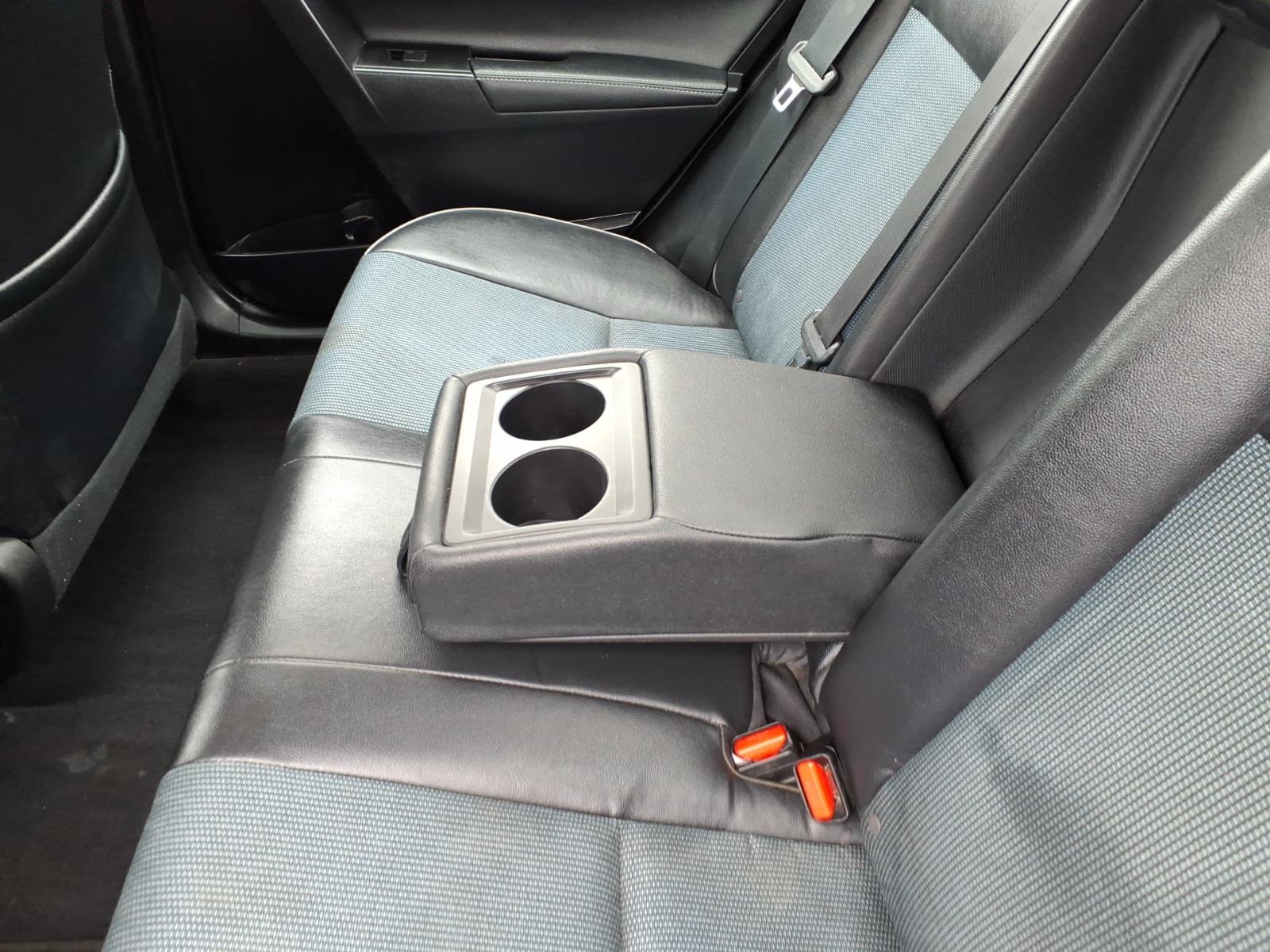 Used 2015 Gray Toyota  image 7