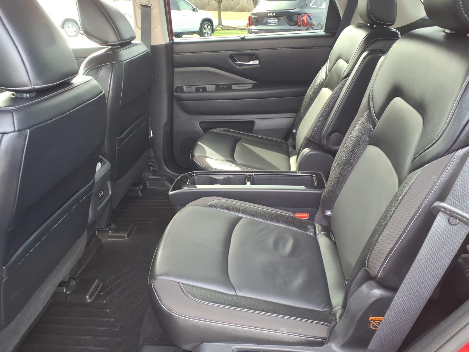 Used 2022 Red Nissan SL image 7