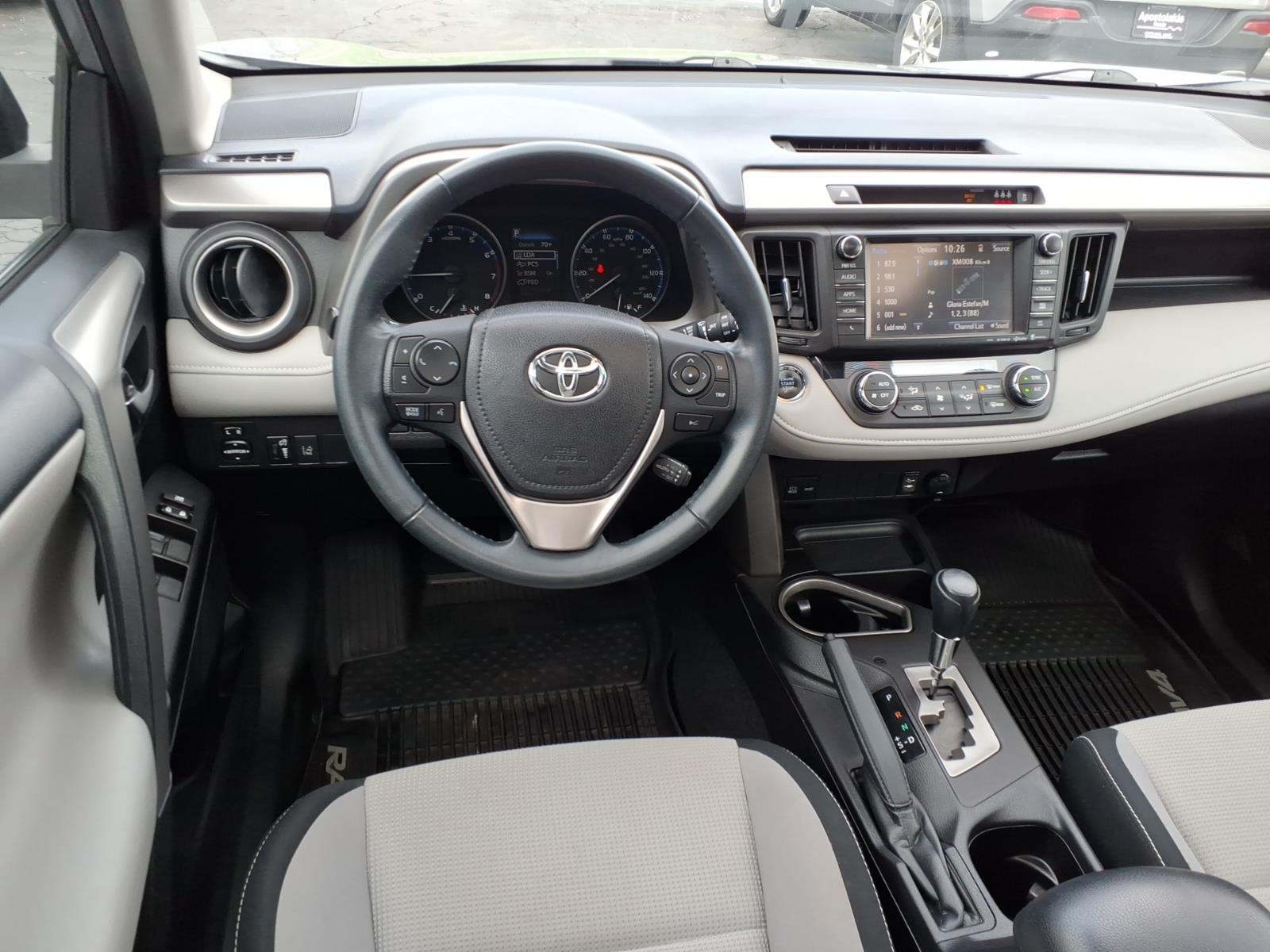 Used 2018 Silver Toyota  image 8