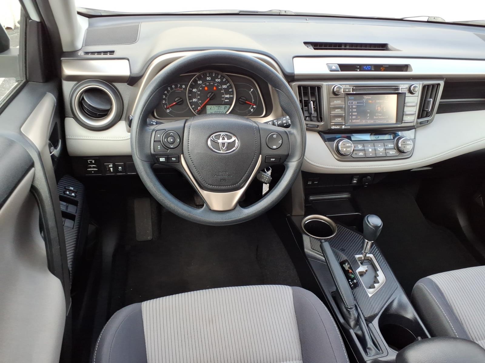 Used 2015 Super White Toyota XLE image 8