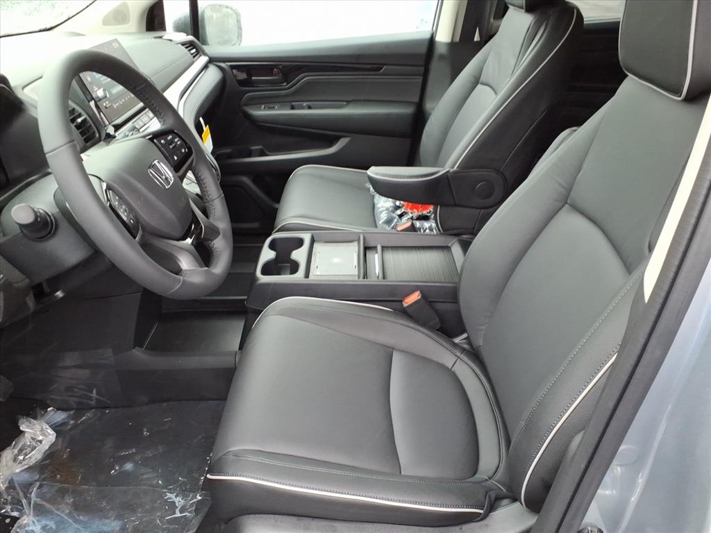 New 2026 Silver Honda Touring image 8