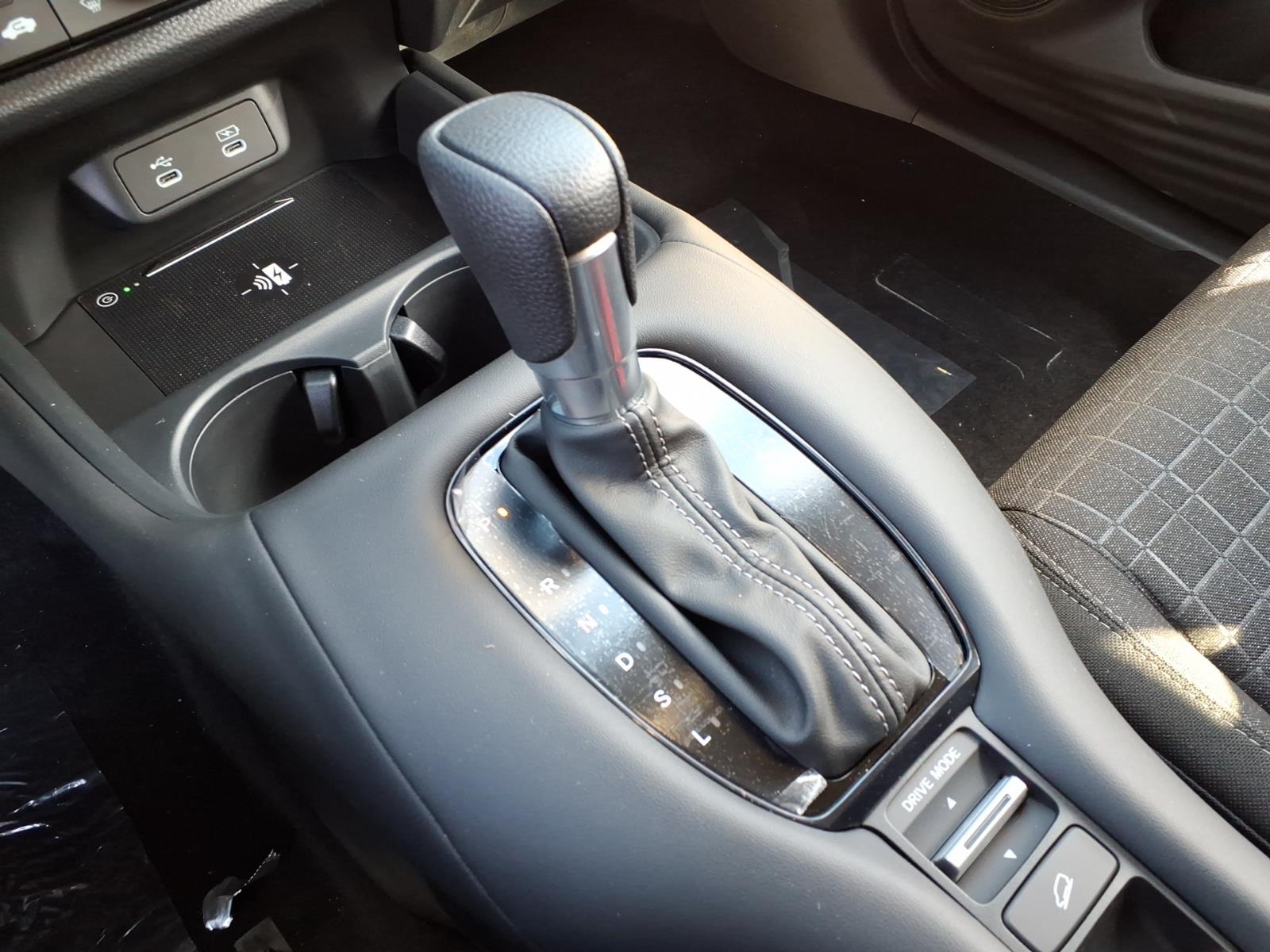 New 2026 Platinum White Honda LX image 9