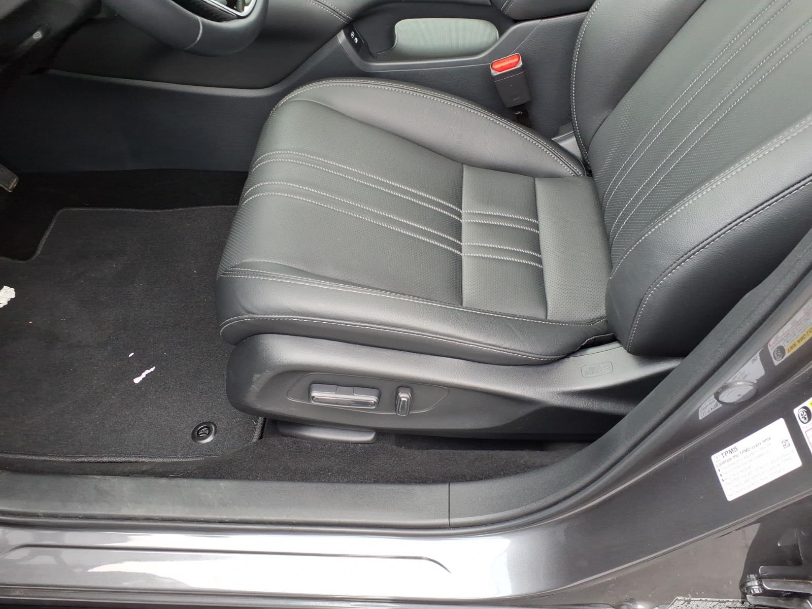 Certified Used 2025 Modern Steel Metallic Honda EX-L image 9