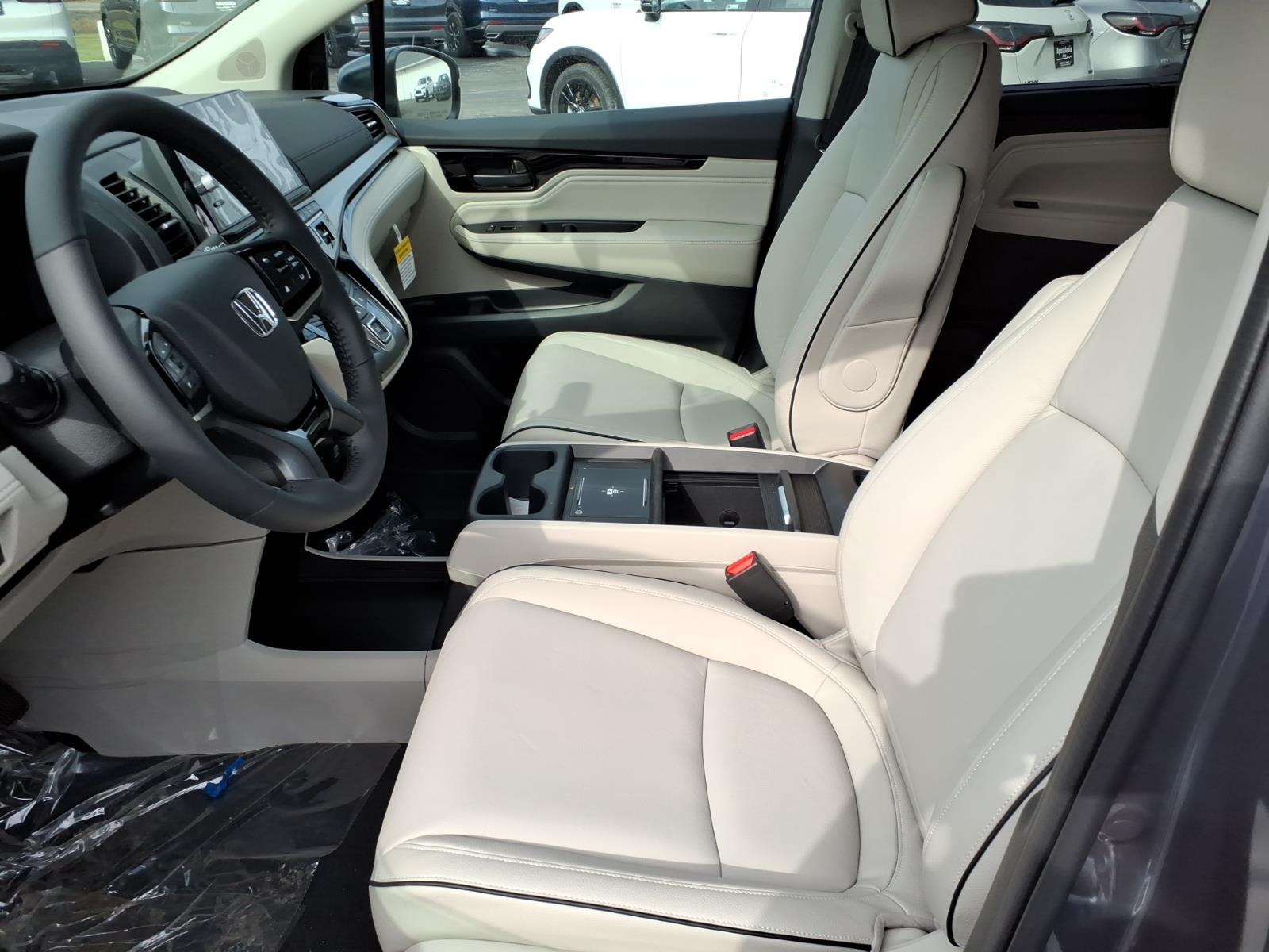 New 2026 Smoke Blue Honda Touring image 9