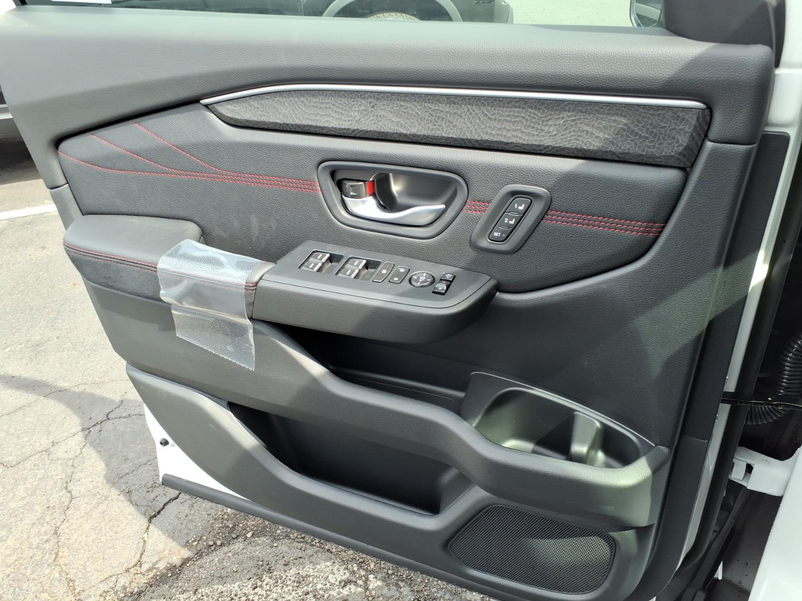 New 2026 Platinum White Honda Black Edition image 9