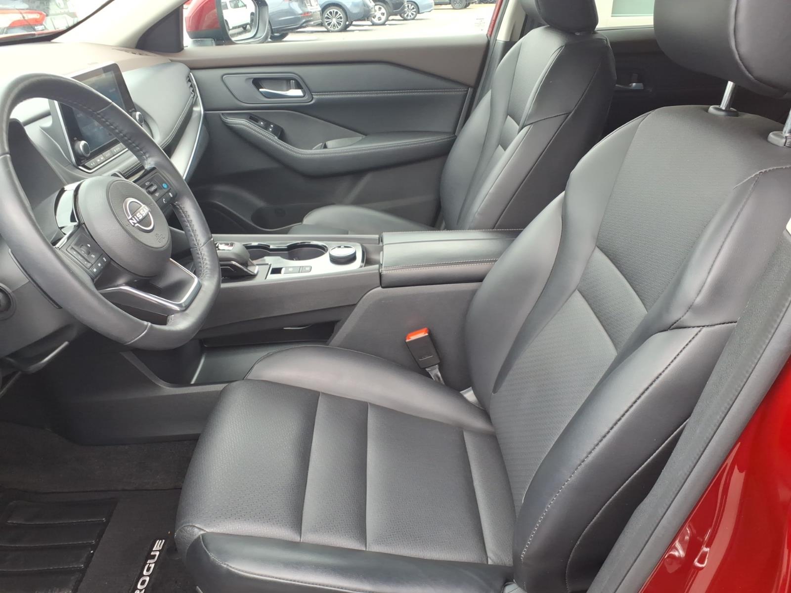 Used 2023 Scarlet Ember Nissan SV image 9