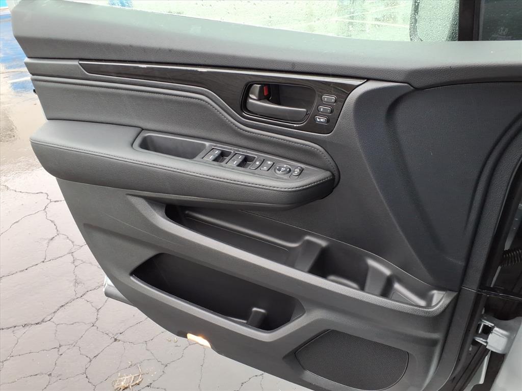 New 2026 Silver Honda Touring image 9