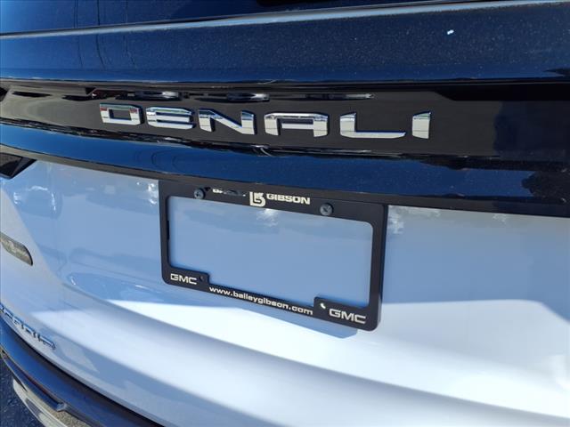 2025 GMC Acadia Denali